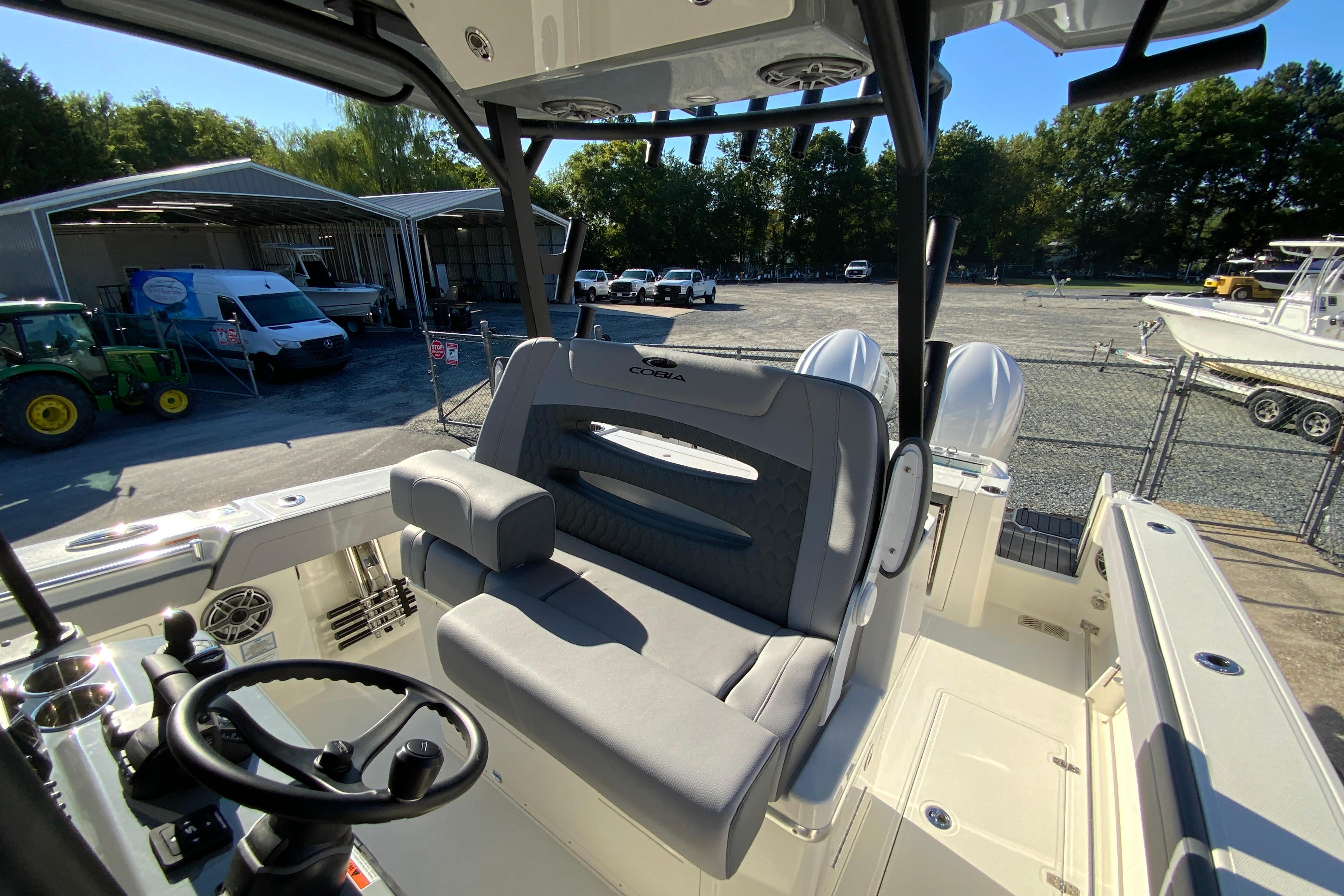 2026 Cobia 305 Center Console-40
