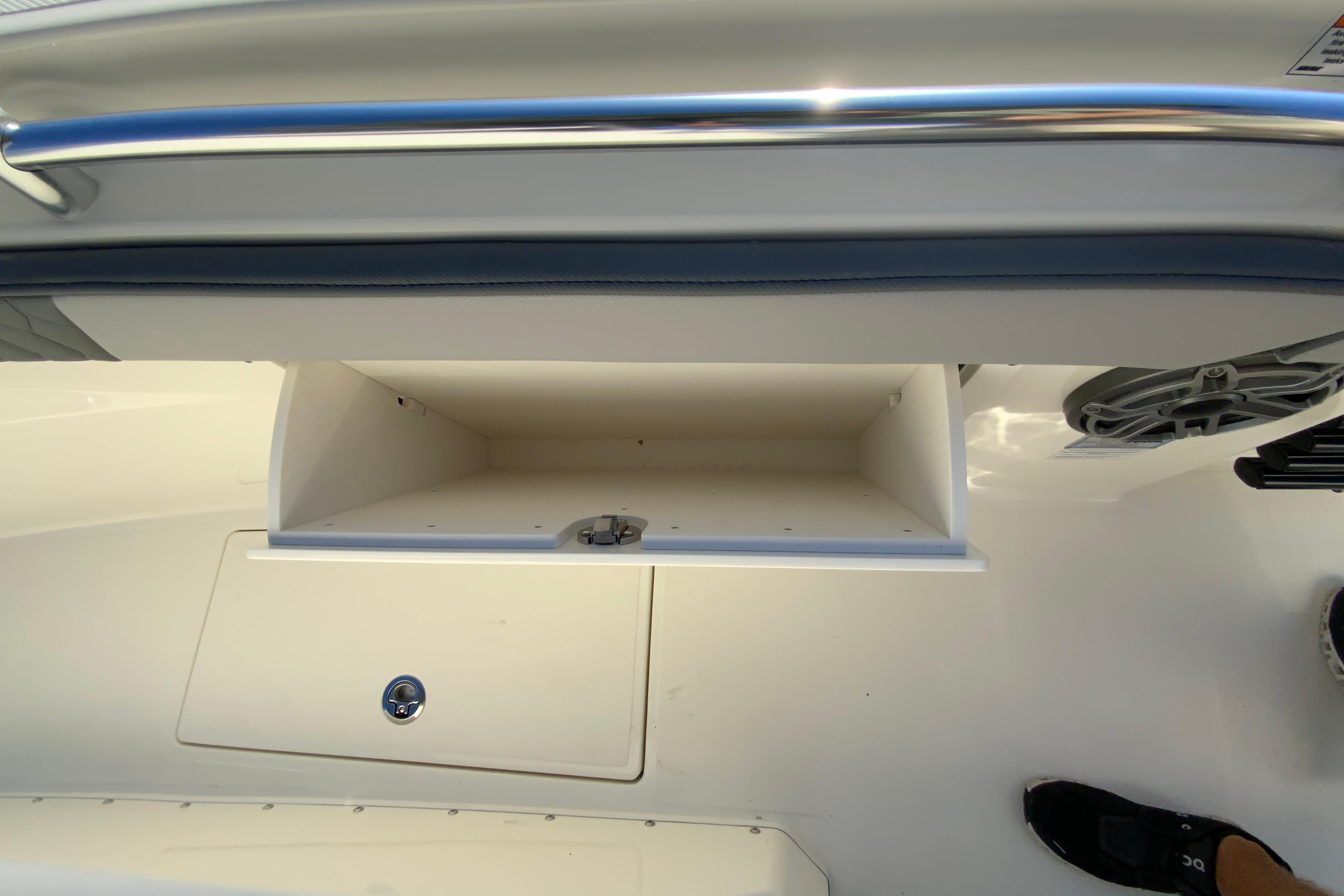 2026 Cobia 305 Center Console-64