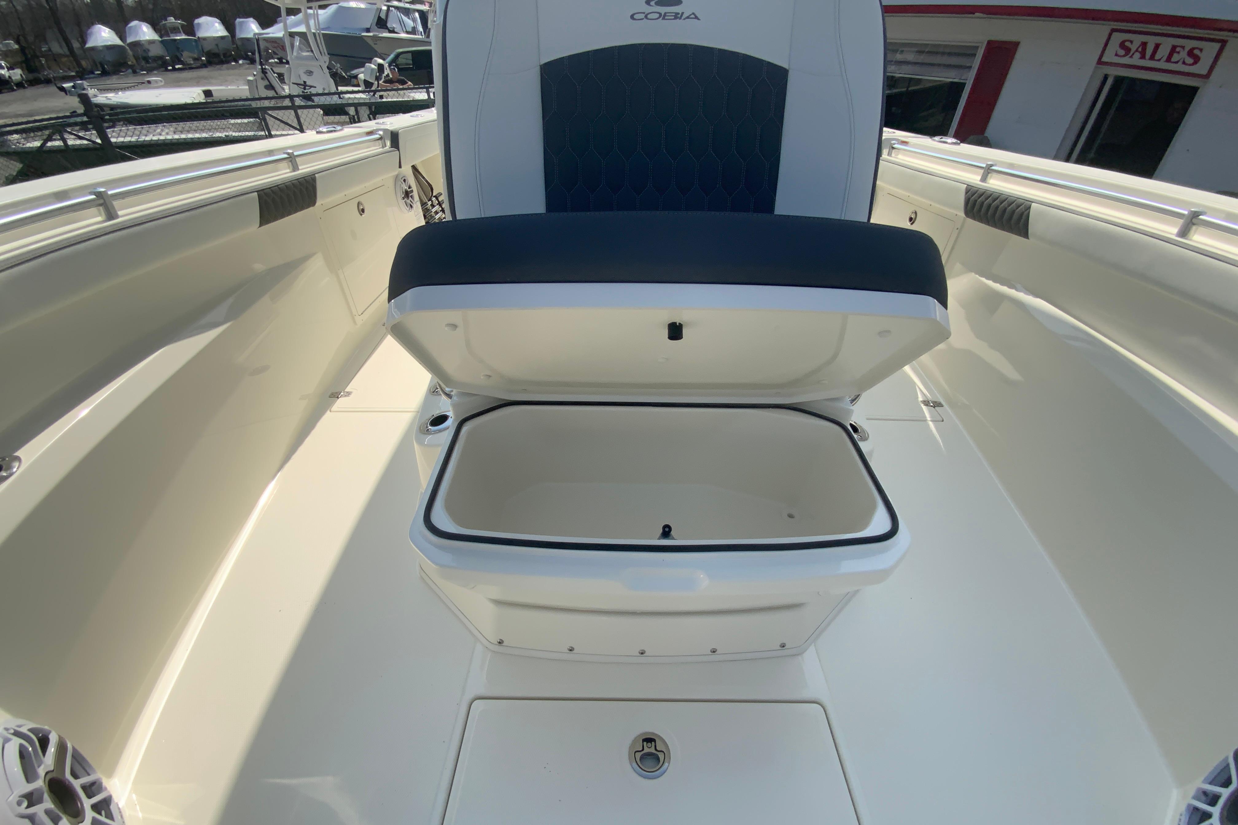2026 Cobia 305 Center Console-37