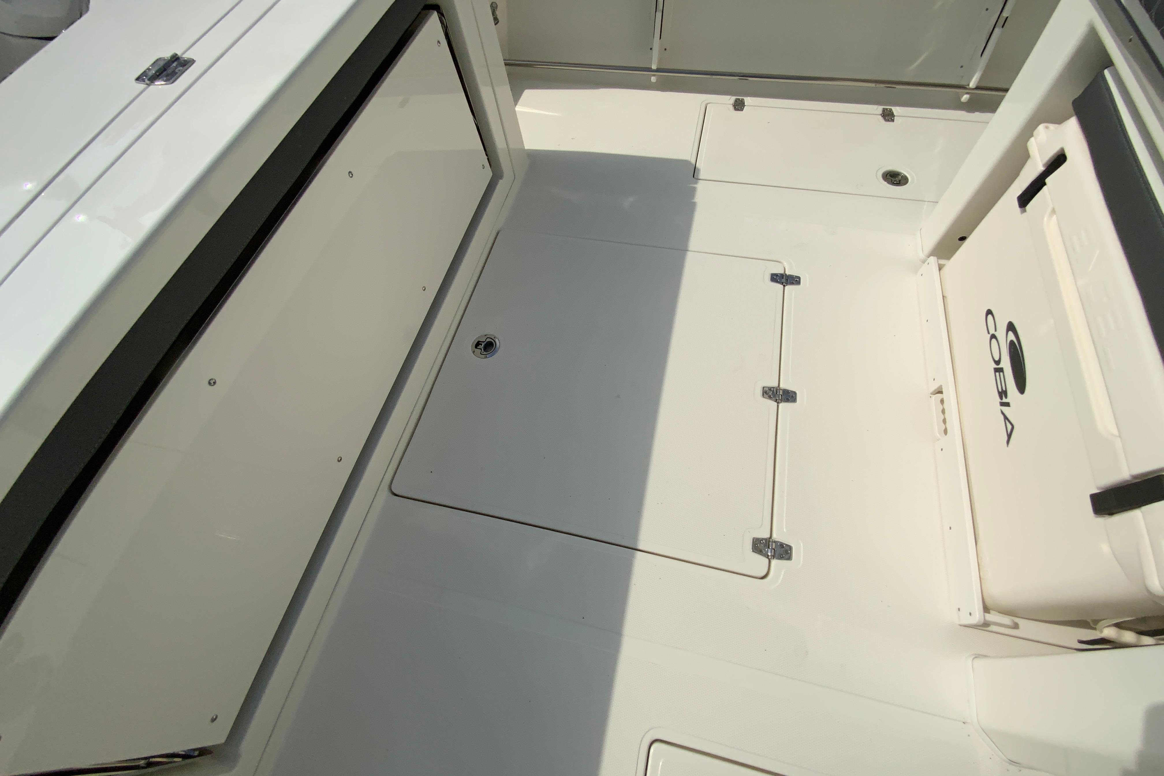 2026 Cobia 305 Center Console-43