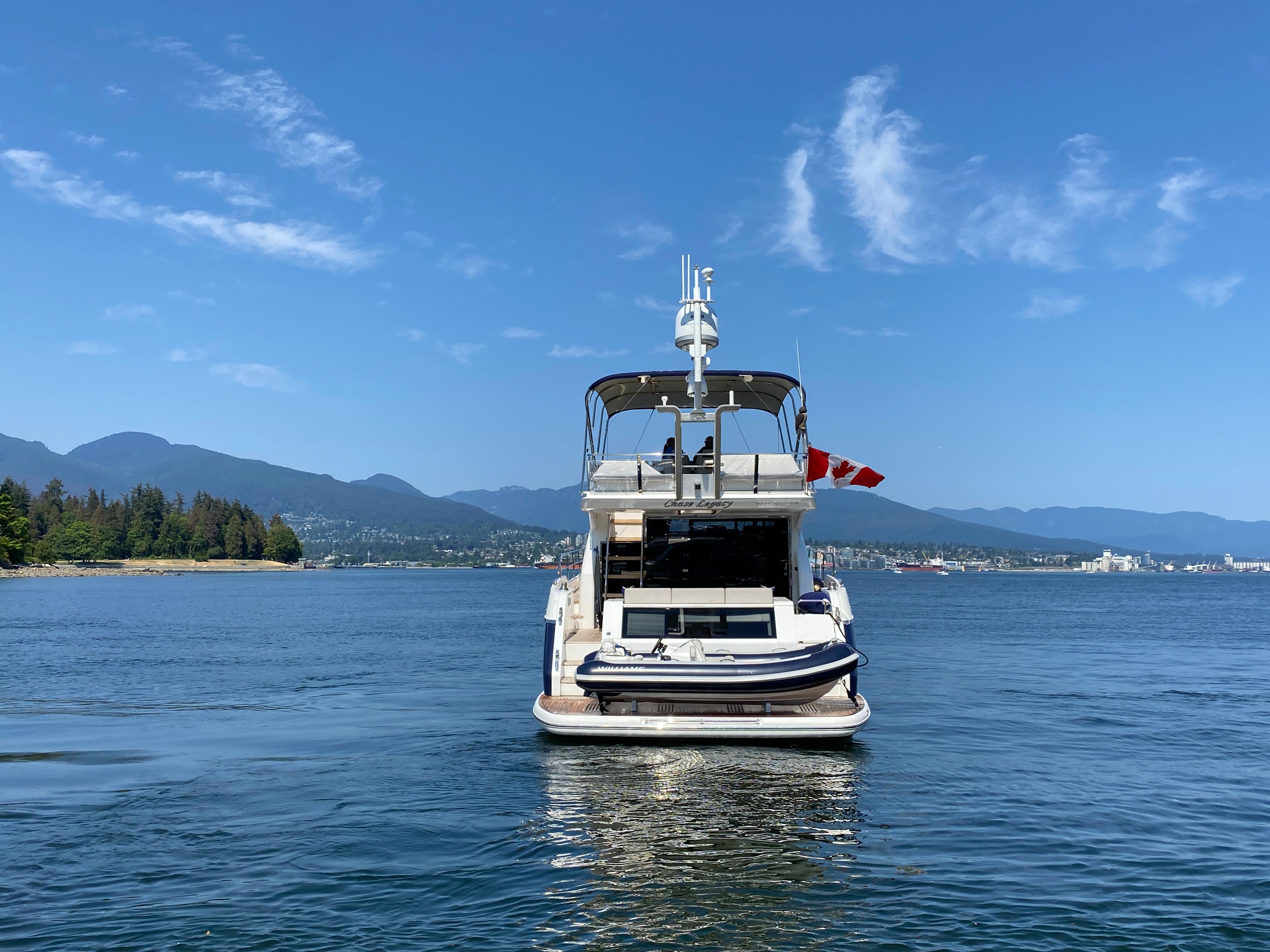 Lady S Yacht Photos Pics 10_2017 Fairline 65 Squadron_Exterior 10