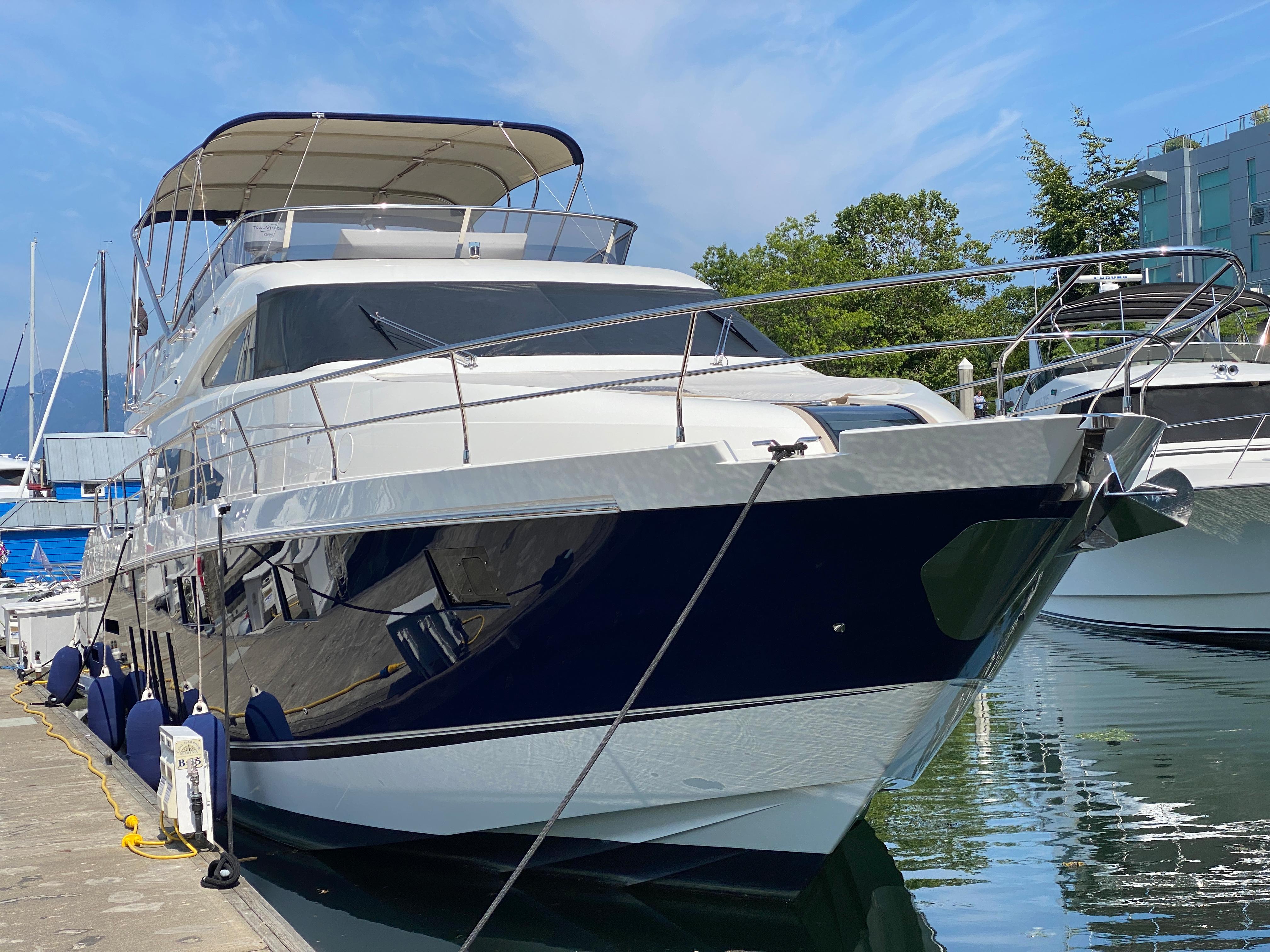 Lady S Yacht Photos Pics 12_2017 Fairline 65 Squadron_Exterior 12