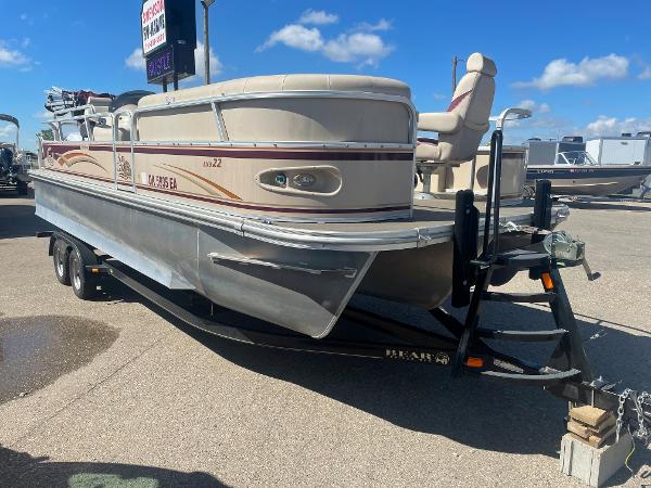 2011 SunCatcher boat for sale, model of the boat is LX322 & Image # 1 of 15