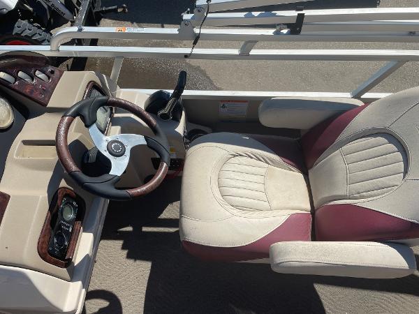 2011 SunCatcher boat for sale, model of the boat is LX322 & Image # 7 of 15
