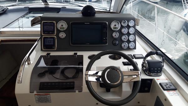 2012 Sealine SC35