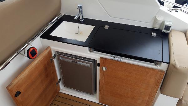 2012 Sealine SC35