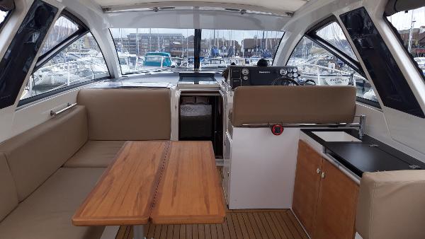 2012 Sealine SC35