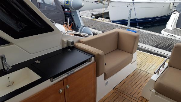 2012 Sealine SC35