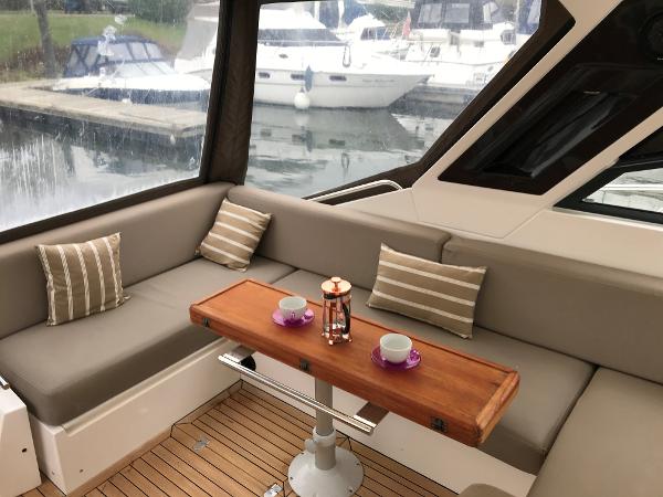 2012 Sealine SC35