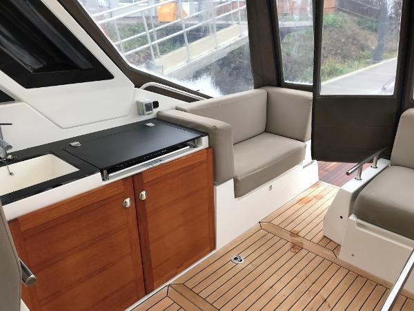 2012 Sealine SC35