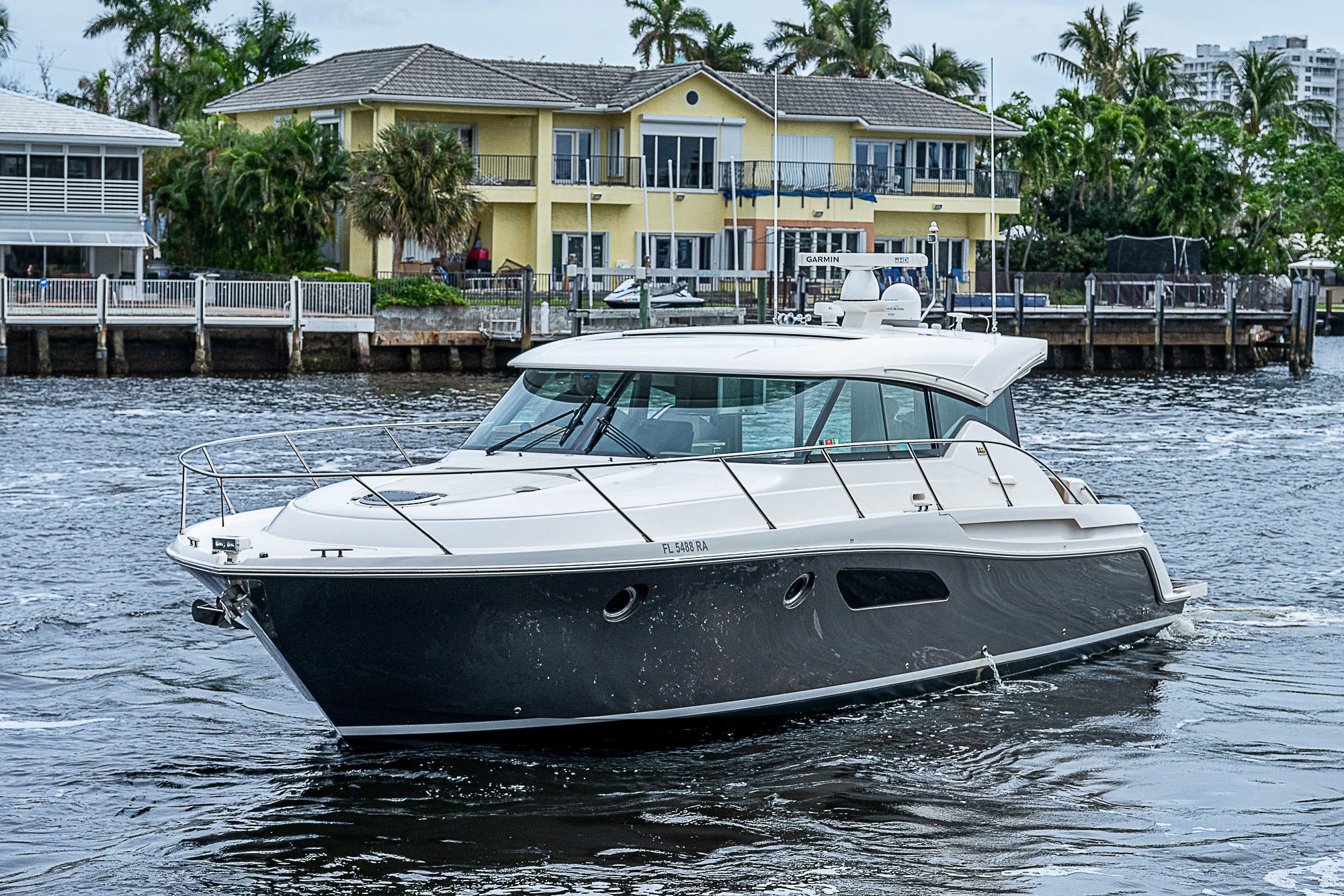 2015 Tiara Yachts | C44 Coupe