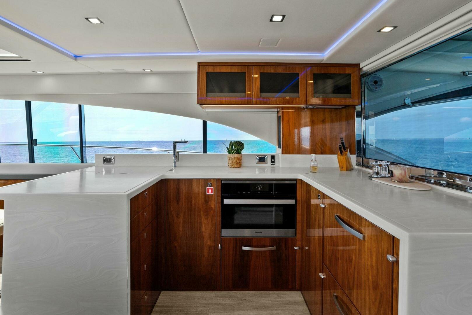 2021-riviera-5400-sport-yacht-power-9790683-20250521130652393-1_XLARGE