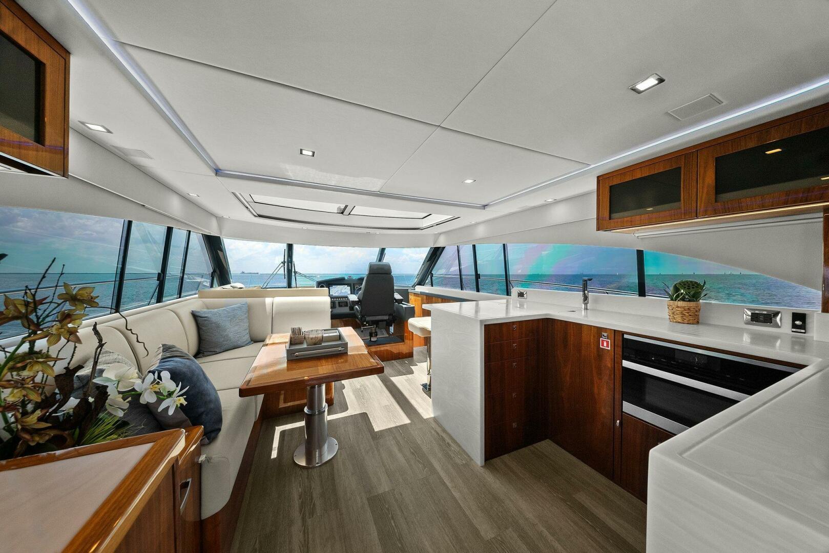 2021-riviera-5400-sport-yacht-power-9790683-20250521130655459-1_XLARGE
