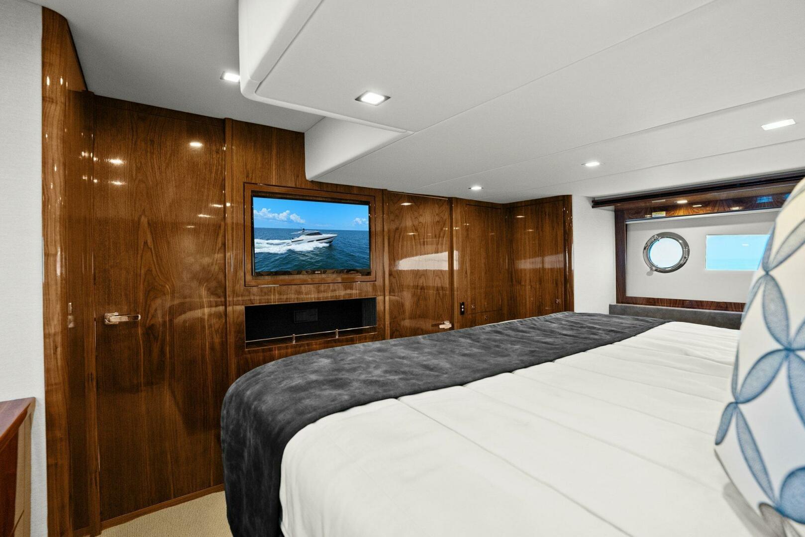 2021-riviera-5400-sport-yacht-power-9790683-20250521130717552-1_XLARGE