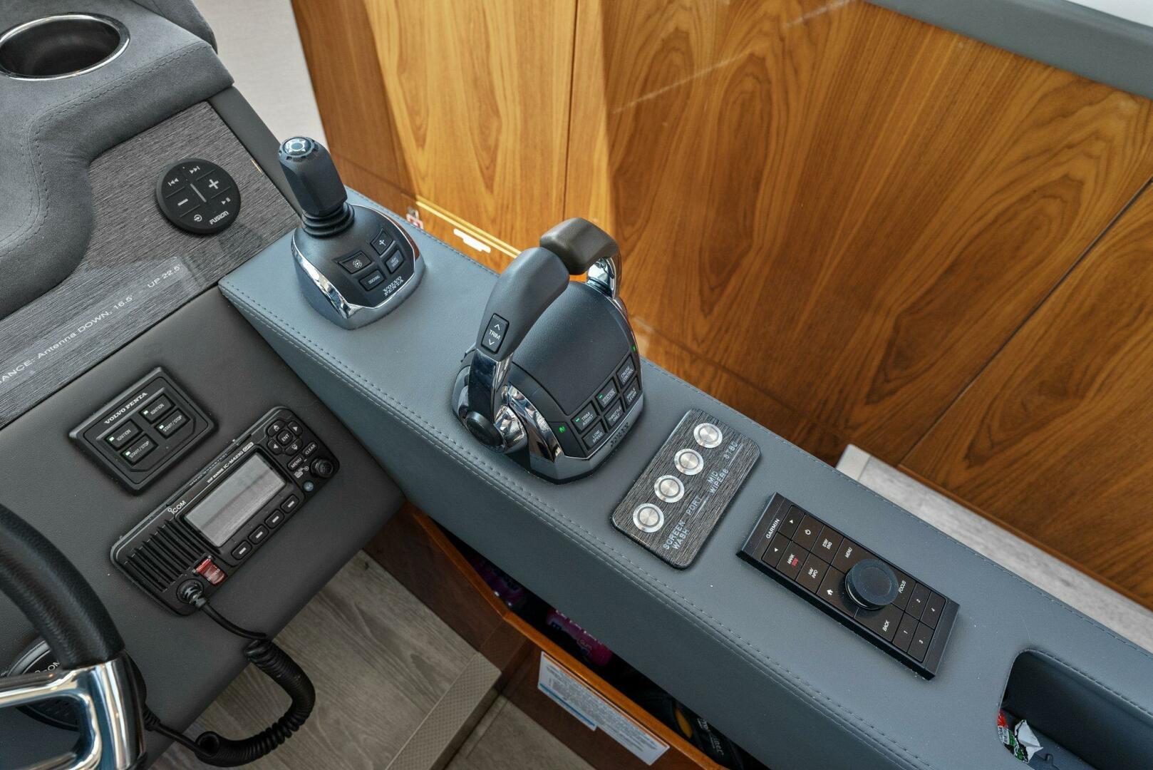 2021-riviera-5400-sport-yacht-power-9790683-20250521130741755-1_XLARGE