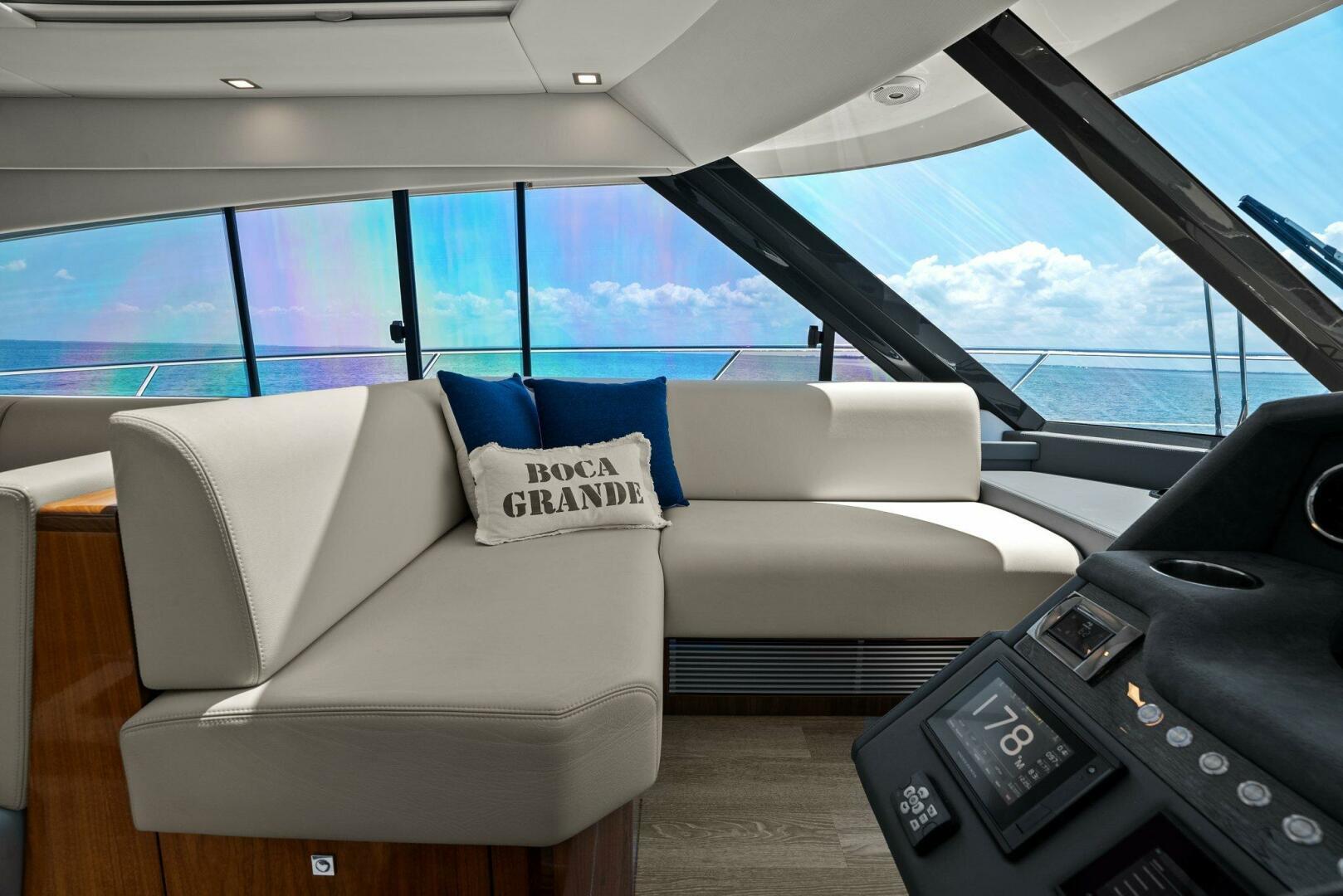 2021-riviera-5400-sport-yacht-power-9790683-20250521130744737-1_XLARGE