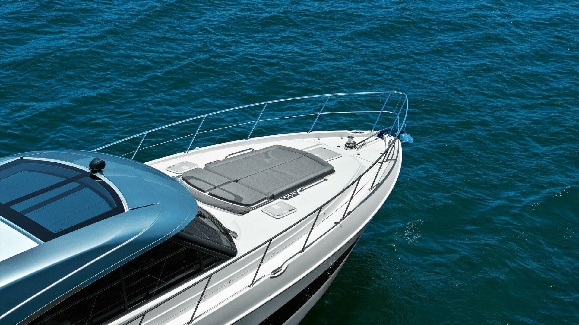 2021-riviera-5400-sport-yacht-power-9790683-20250521130747824-1_XLARGE