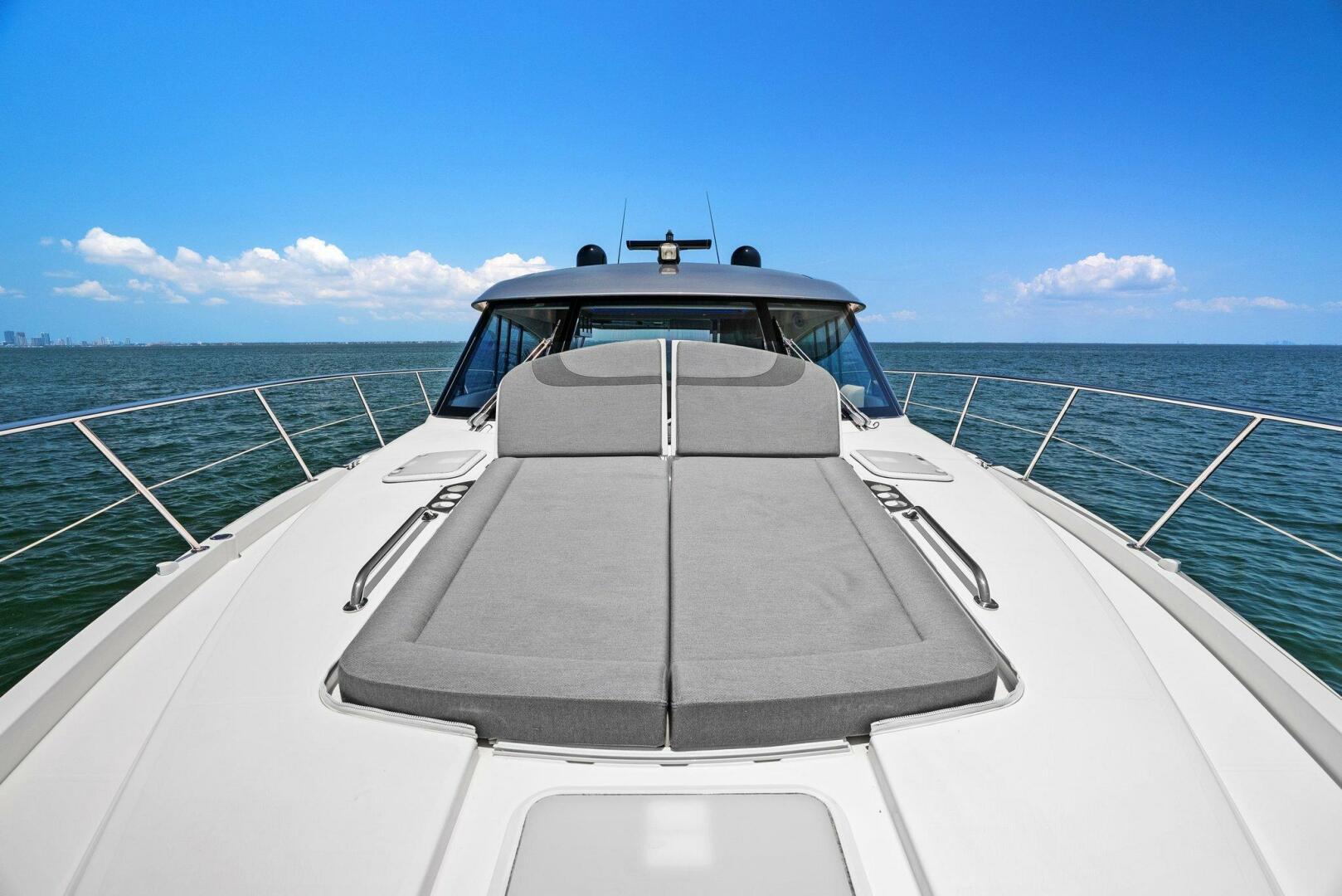 2021-riviera-5400-sport-yacht-power-9790683-20250521130750827-1_XLARGE