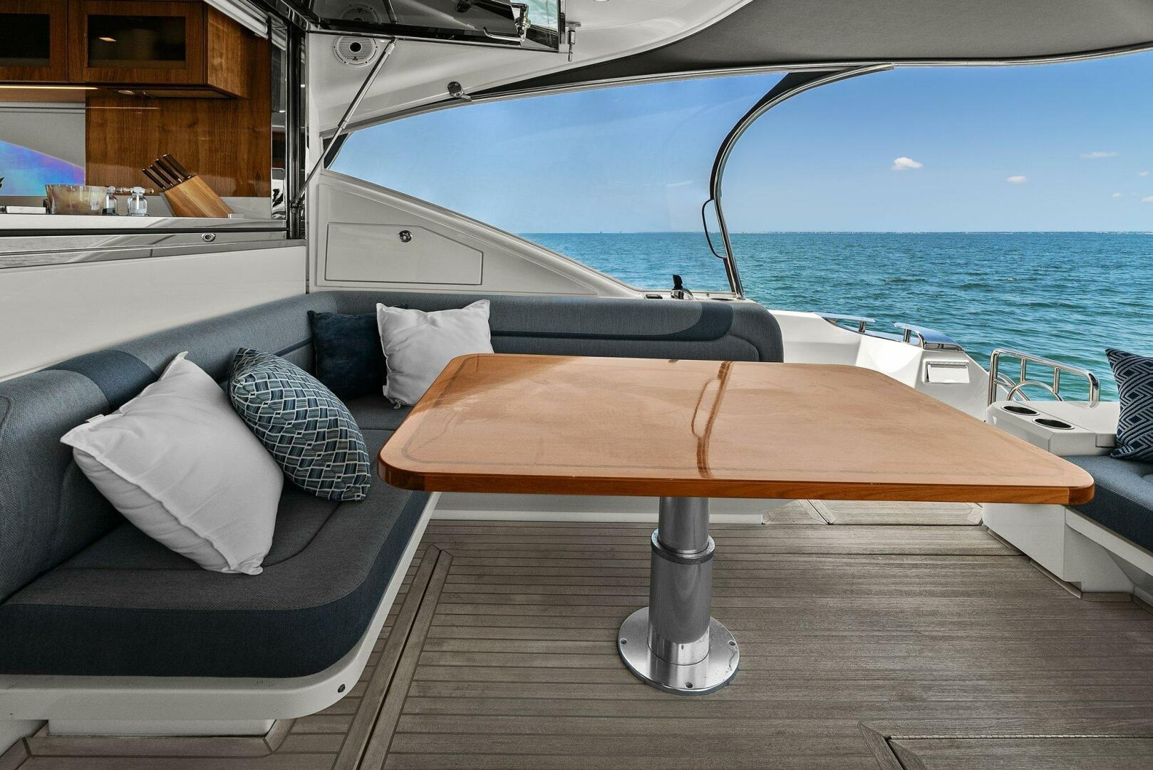 2021-riviera-5400-sport-yacht-power-9790683-20250521130931900-1_XLARGE