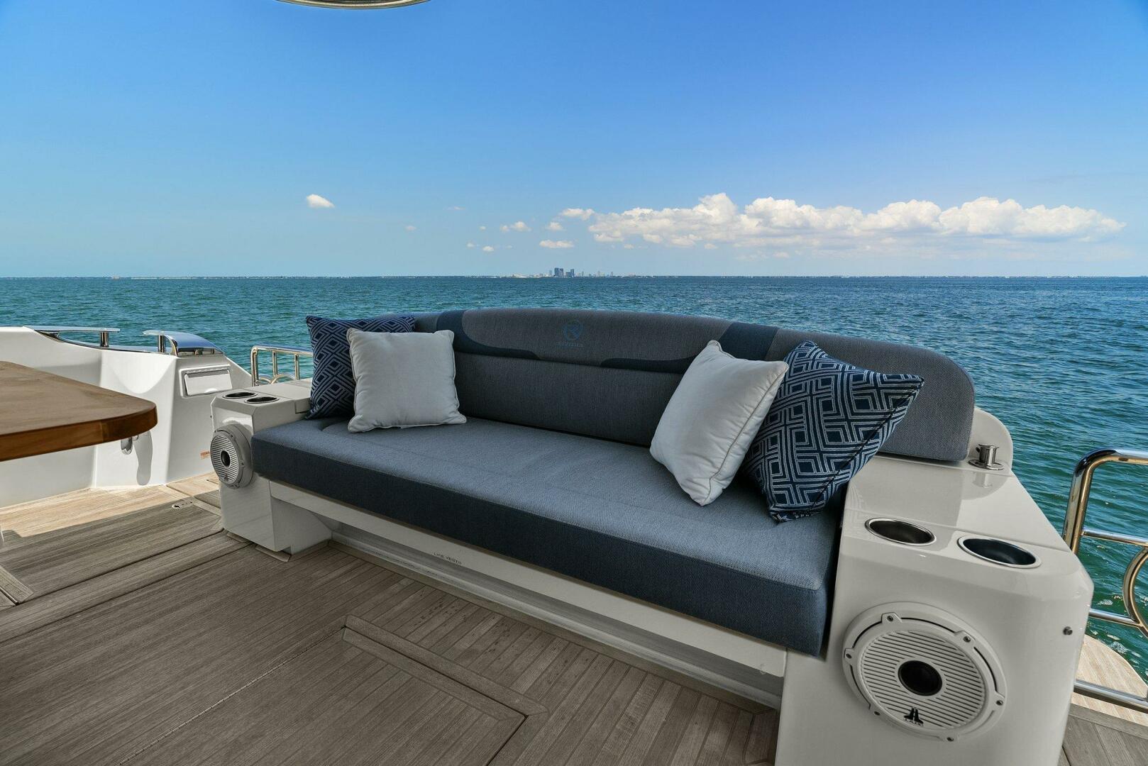2021-riviera-5400-sport-yacht-power-9790683-20250521130935907-1_XLARGE