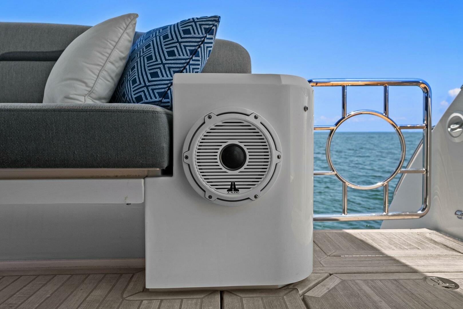 2021-riviera-5400-sport-yacht-power-9790683-20250521130936882-1_XLARGE
