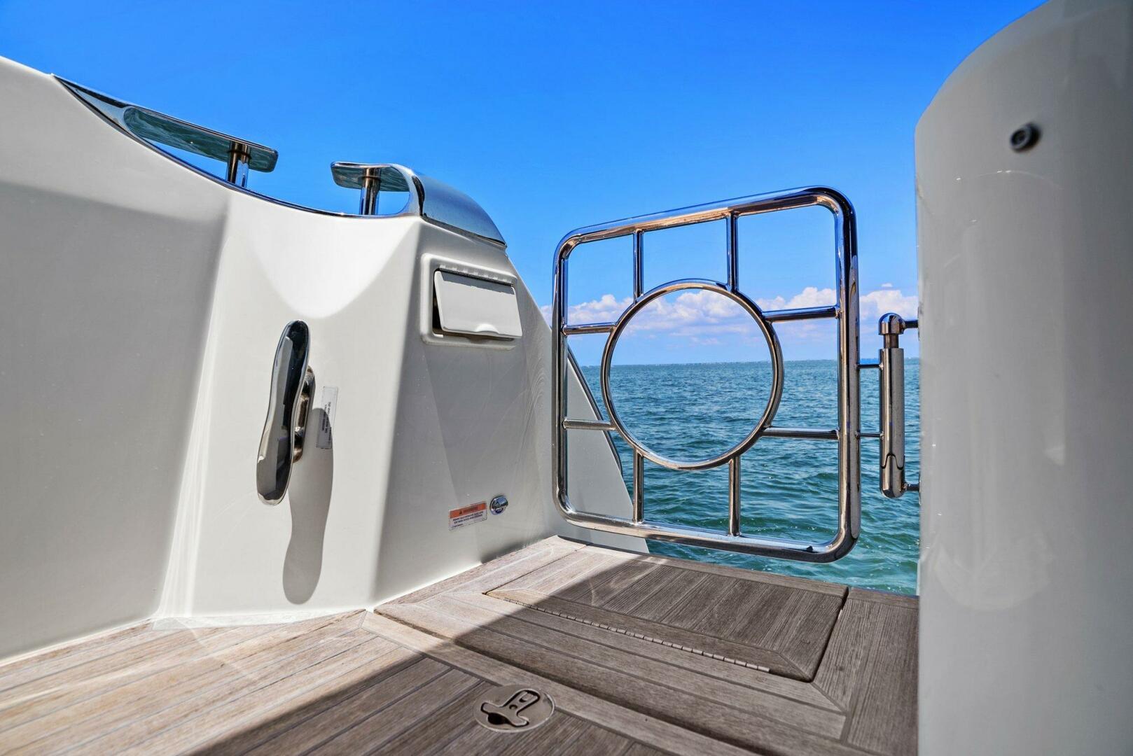 2021-riviera-5400-sport-yacht-power-9790683-20250521130937958-1_XLARGE