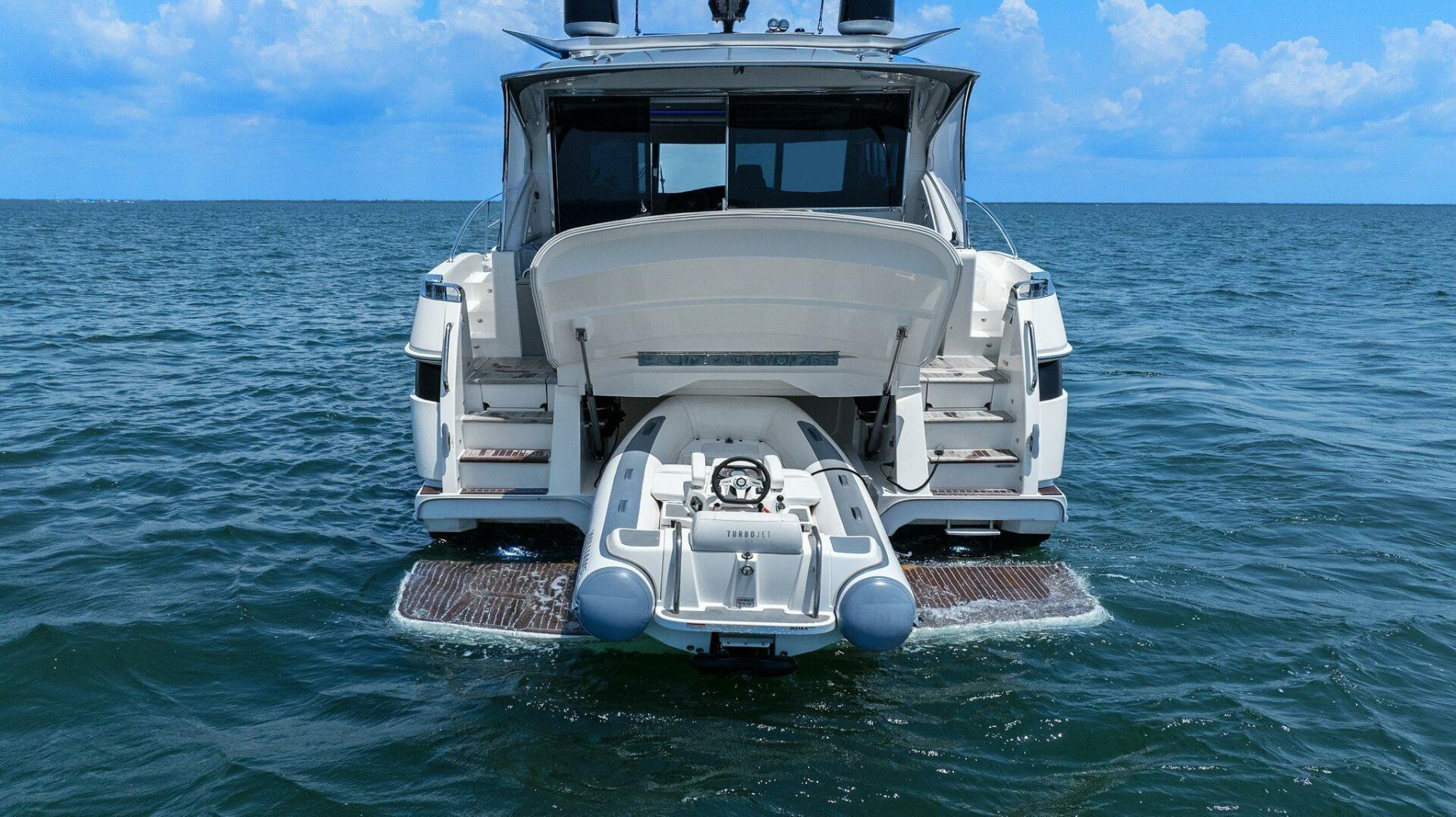 2021-riviera-5400-sport-yacht-power-9790683-20250521131747762-1_XLARGE