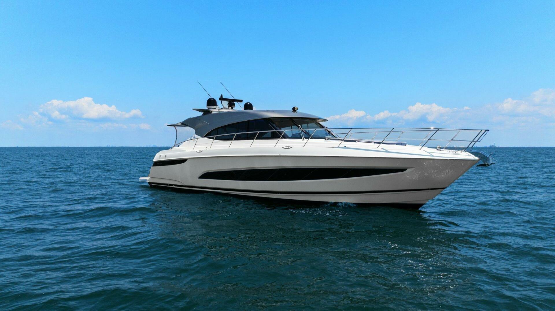 2021-riviera-5400-sport-yacht-power-9790683-20250521131804807-1_XLARGE