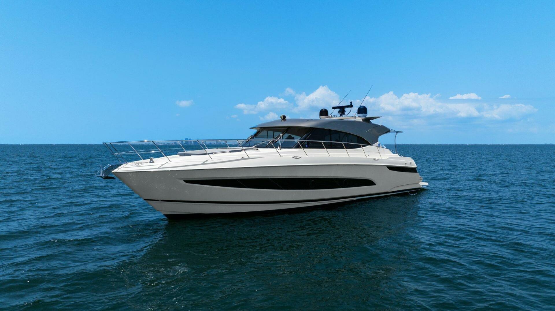 2021-riviera-5400-sport-yacht-power-9790683-20250521131808826-1_XLARGE