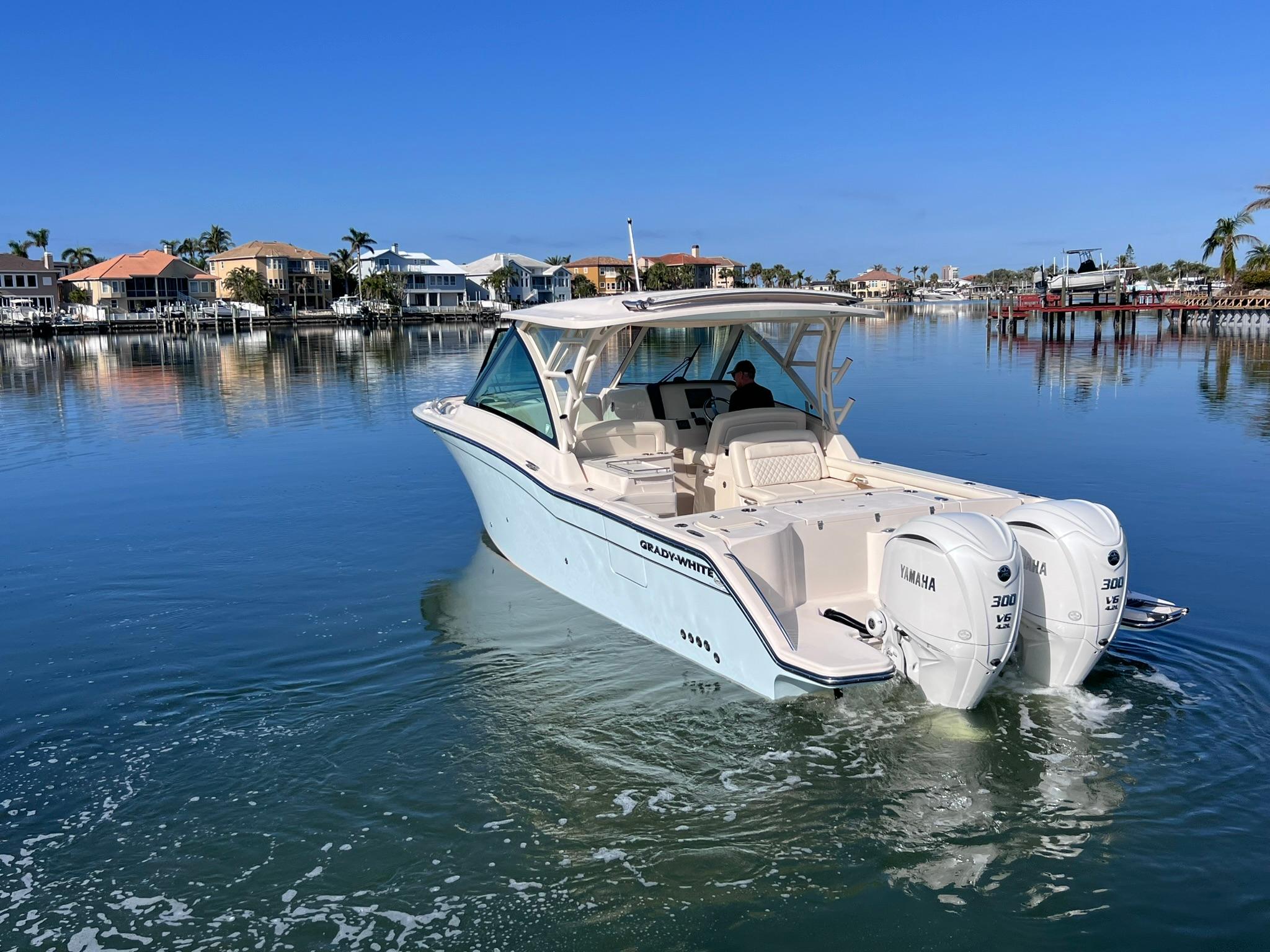 2023-grady-white-freedom-325-power-9840686-20250616104015954-1_XLARGE