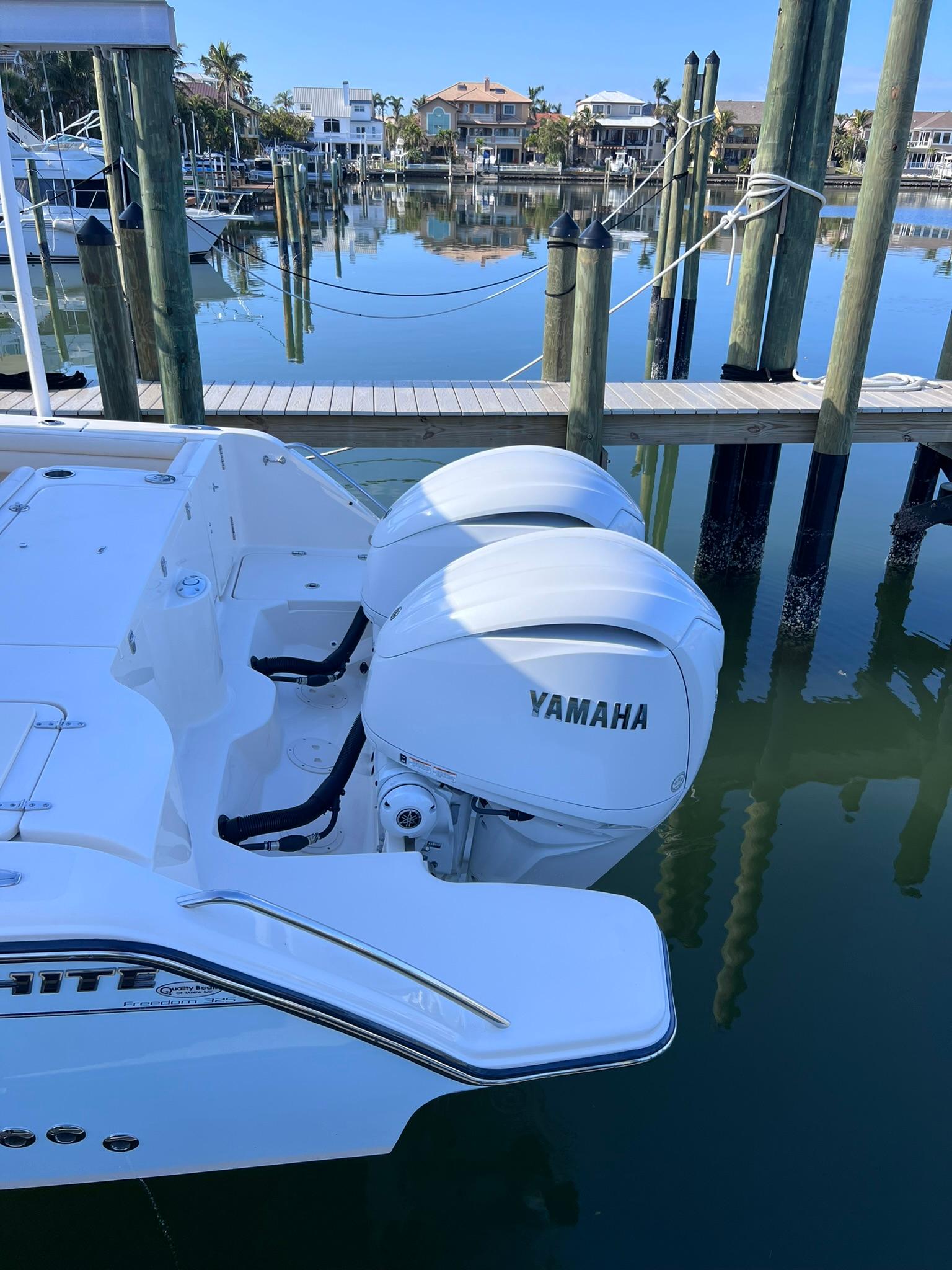 2023-grady-white-freedom-325-power-9840686-20250616104033460-1_XLARGE