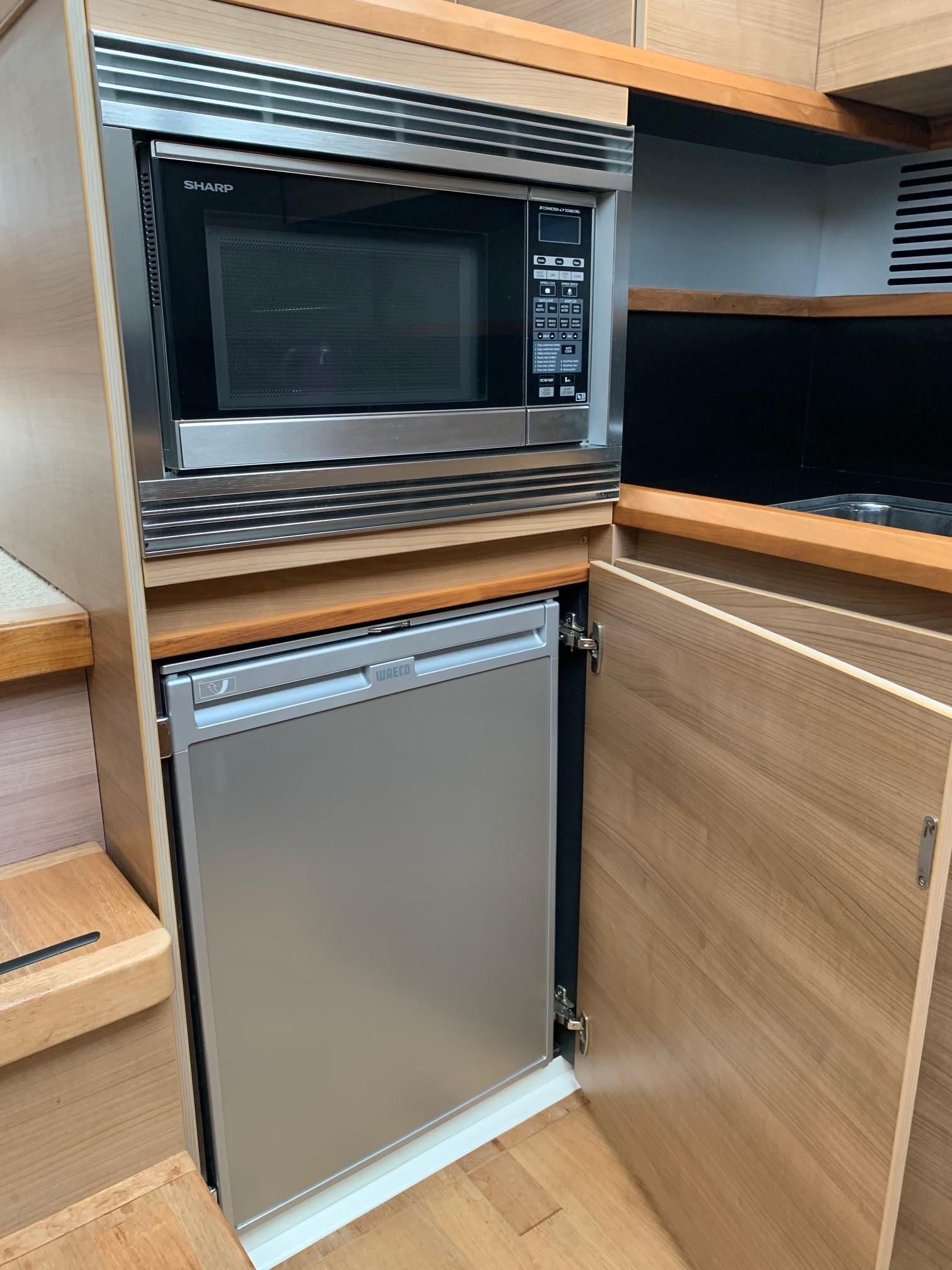 Sealine F42 (F450) style=