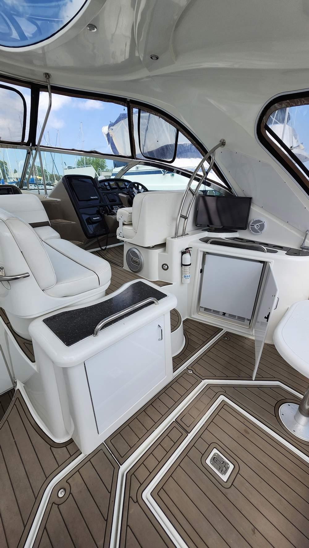 2008-cruisers-yachts-420-express-power-9500690-20240809104938826-1_XLARGE