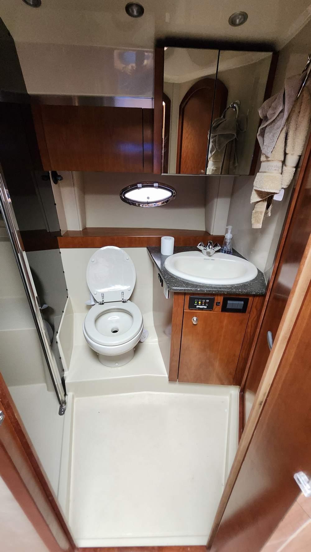2008-cruisers-yachts-420-express-power-9500690-20240809105200131-1_XLARGE