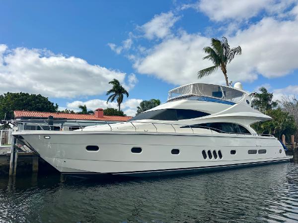 Photo of 2005 Marquis 65'