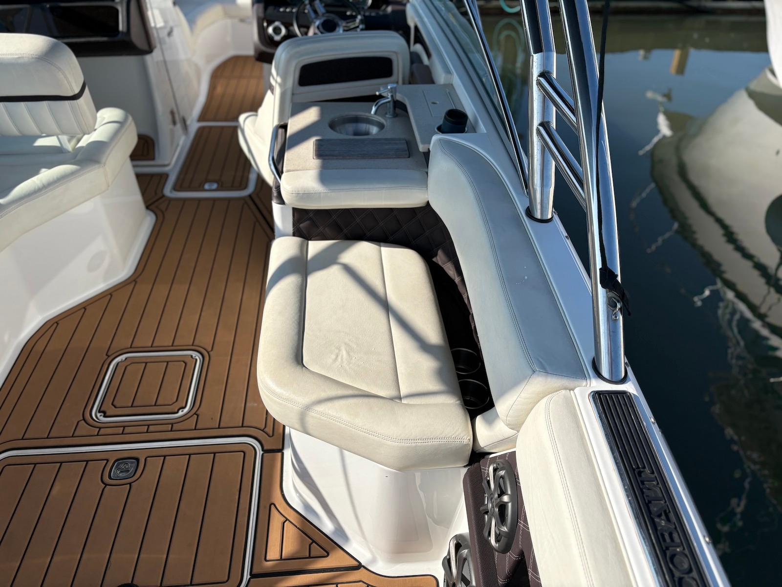 NY 10180 RL Knot 10 Yacht Sales