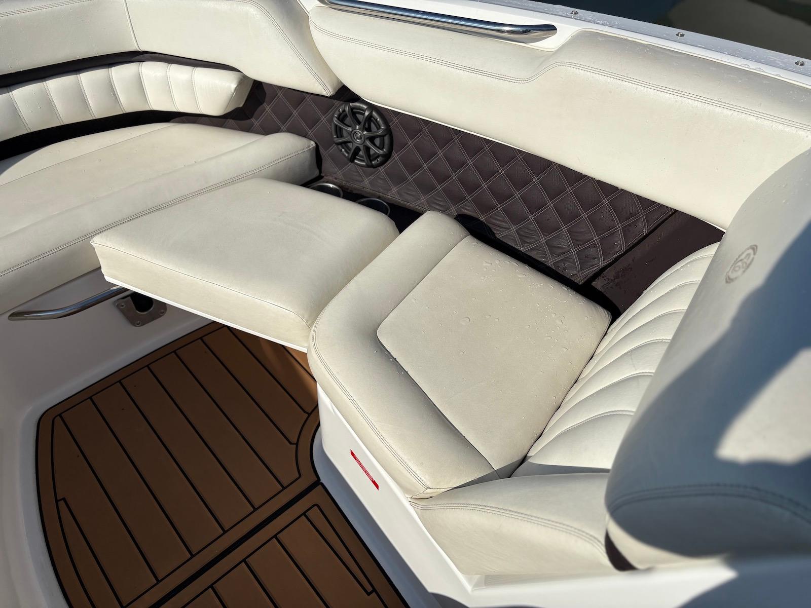 NY 10180 RL Knot 10 Yacht Sales