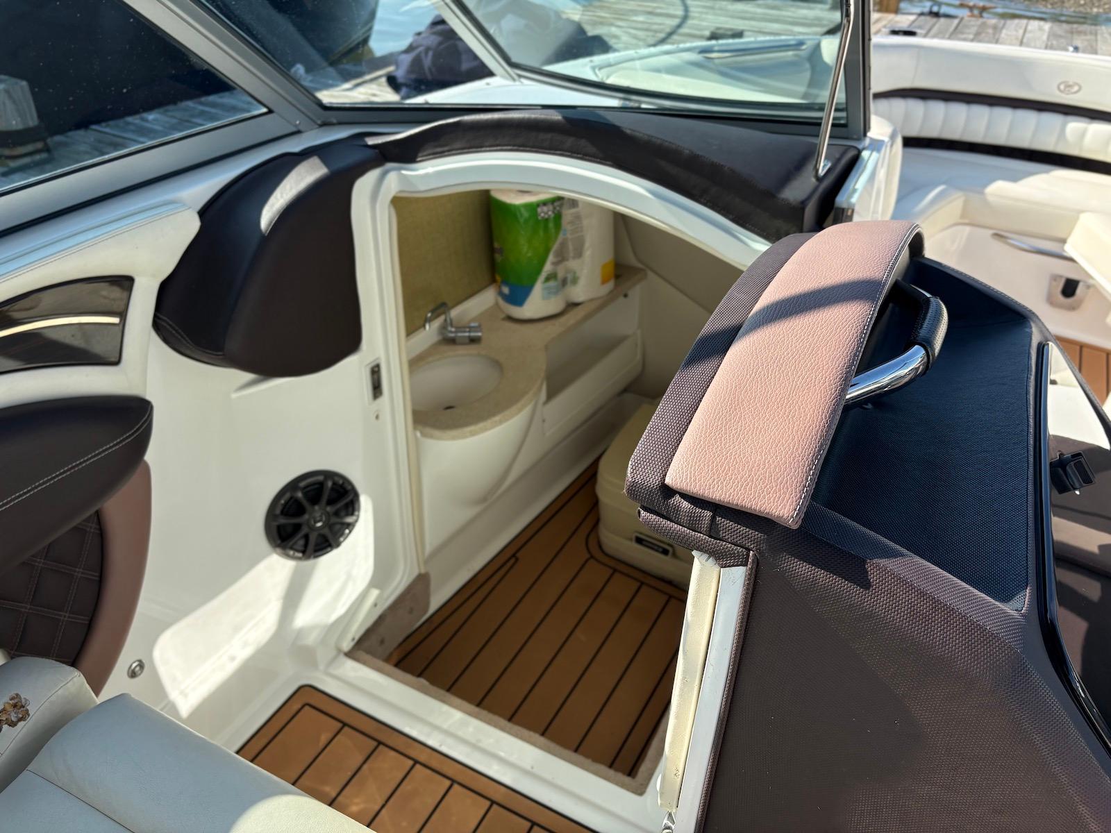 NY 10180 RL Knot 10 Yacht Sales