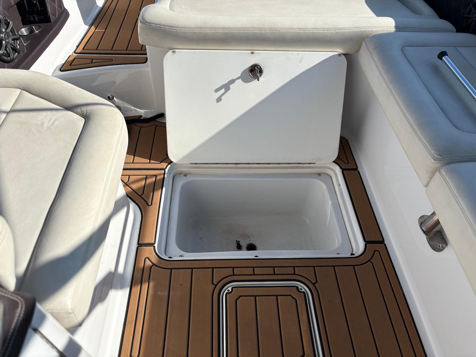 NY 10180 RL Knot 10 Yacht Sales