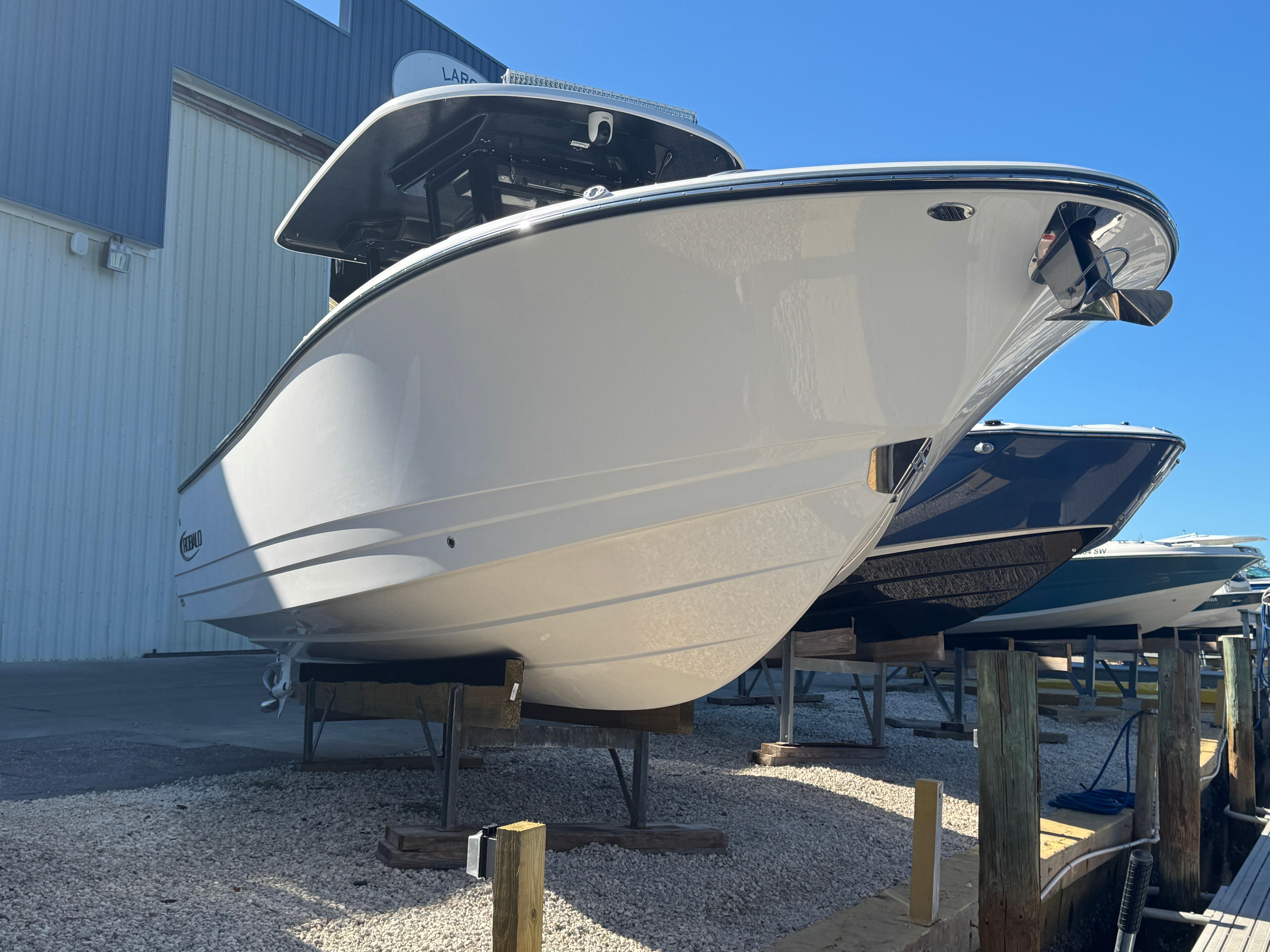 2023-robalo-r270-center-console-power-9636001-971810117-0-131220241357-3