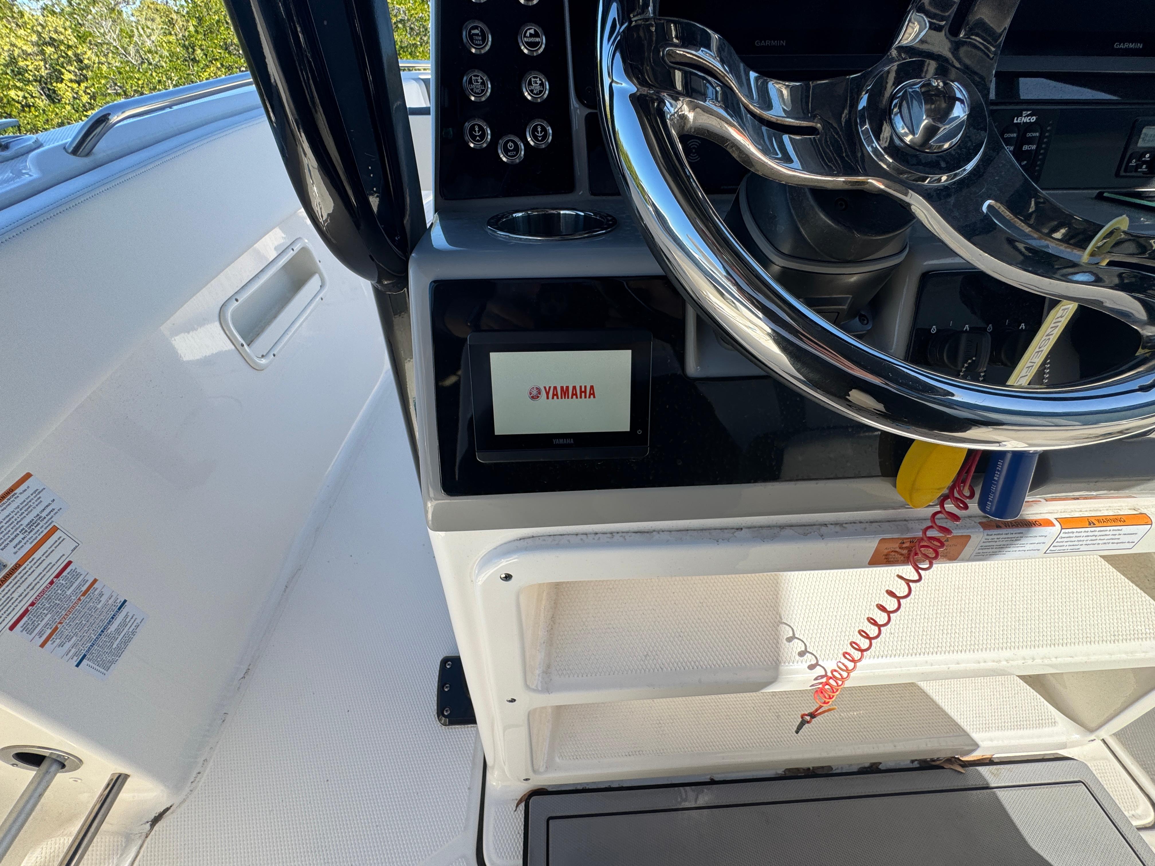 2023-robalo-r270-center-console-power-9636001-971810137-0-131220241359-23