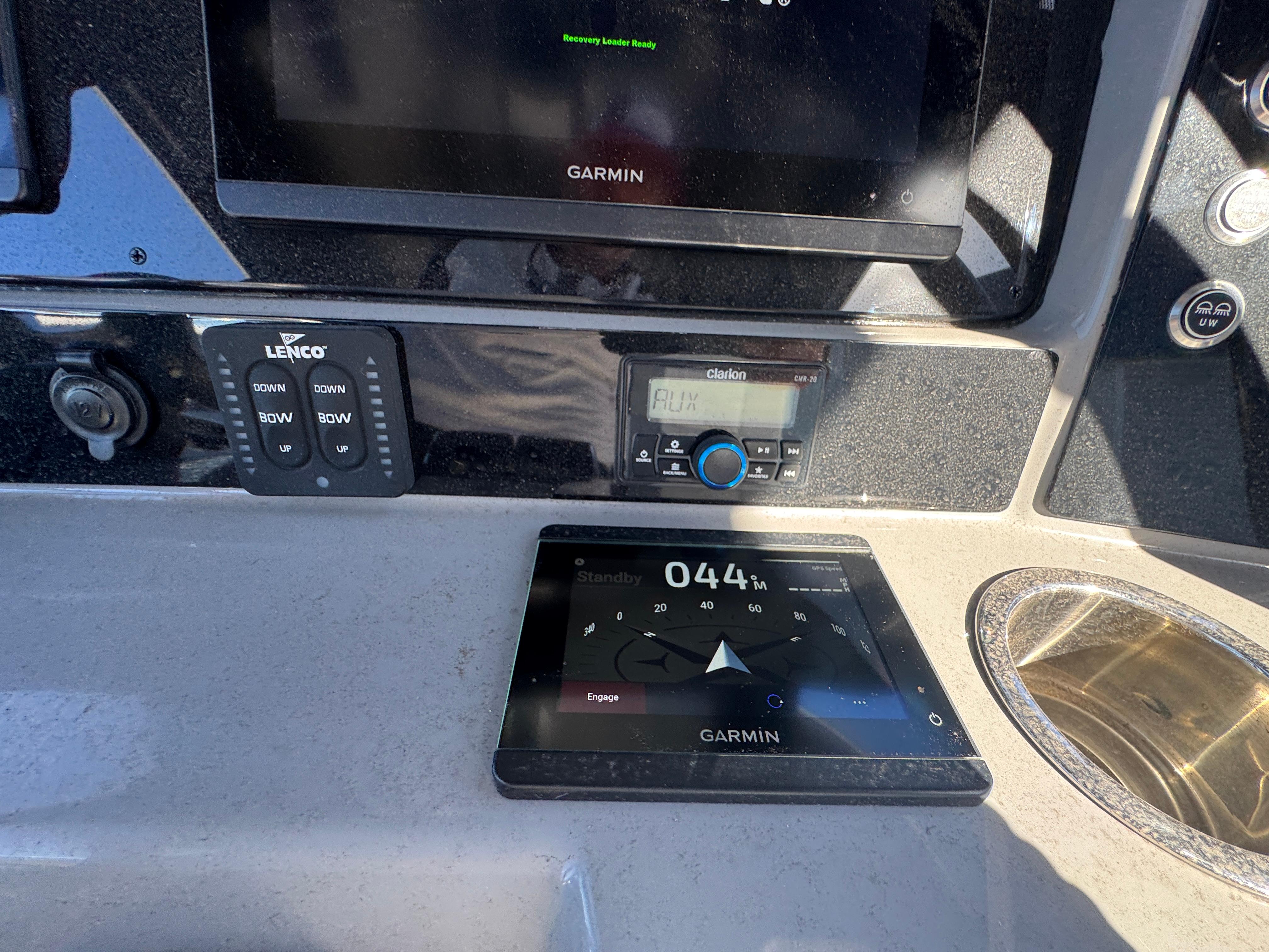 2023-robalo-r270-center-console-power-9636001-971810140-0-131220241359-26