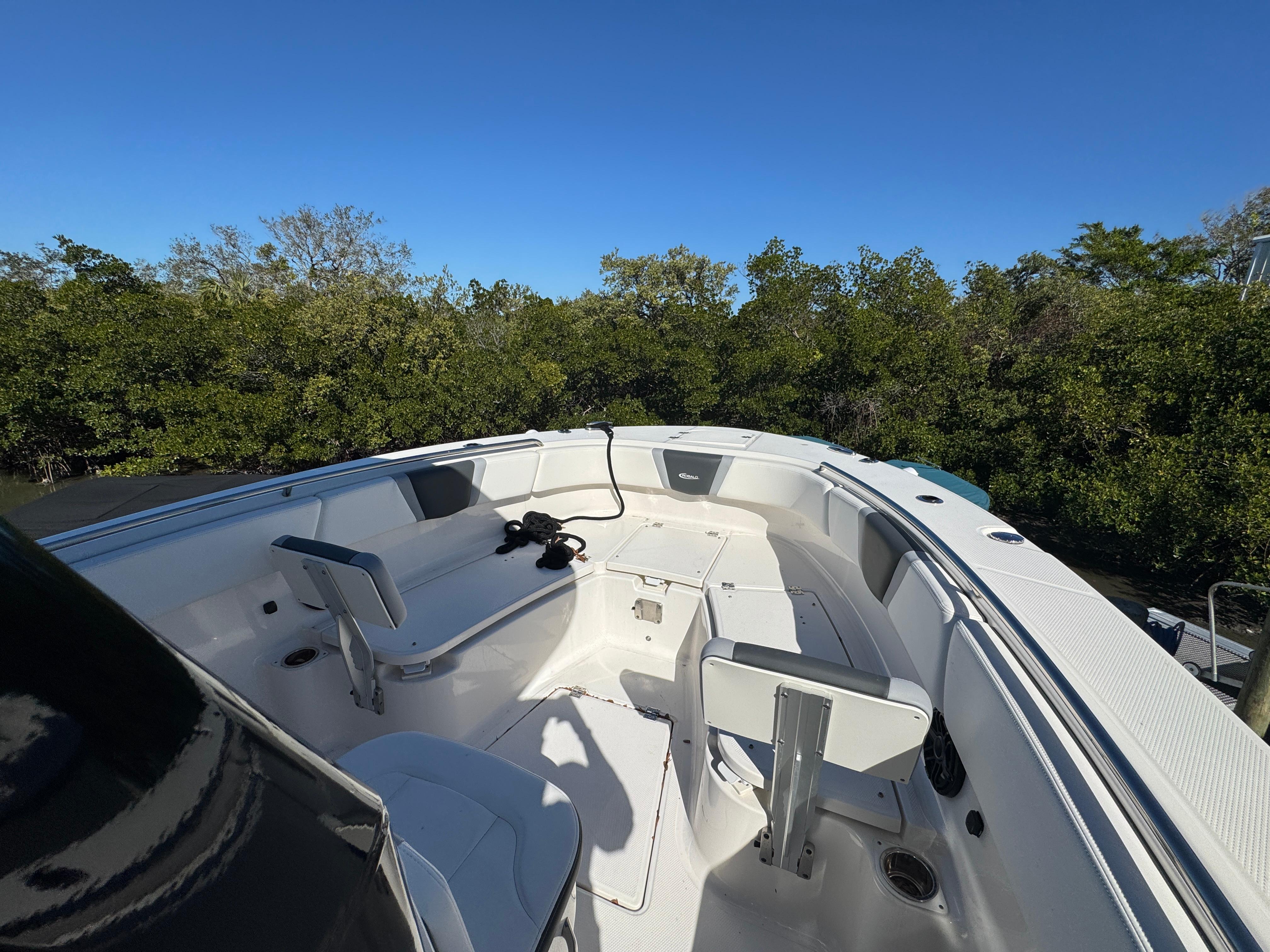 2023-robalo-r270-center-console-power-9636001-971810151-0-131220241400-37