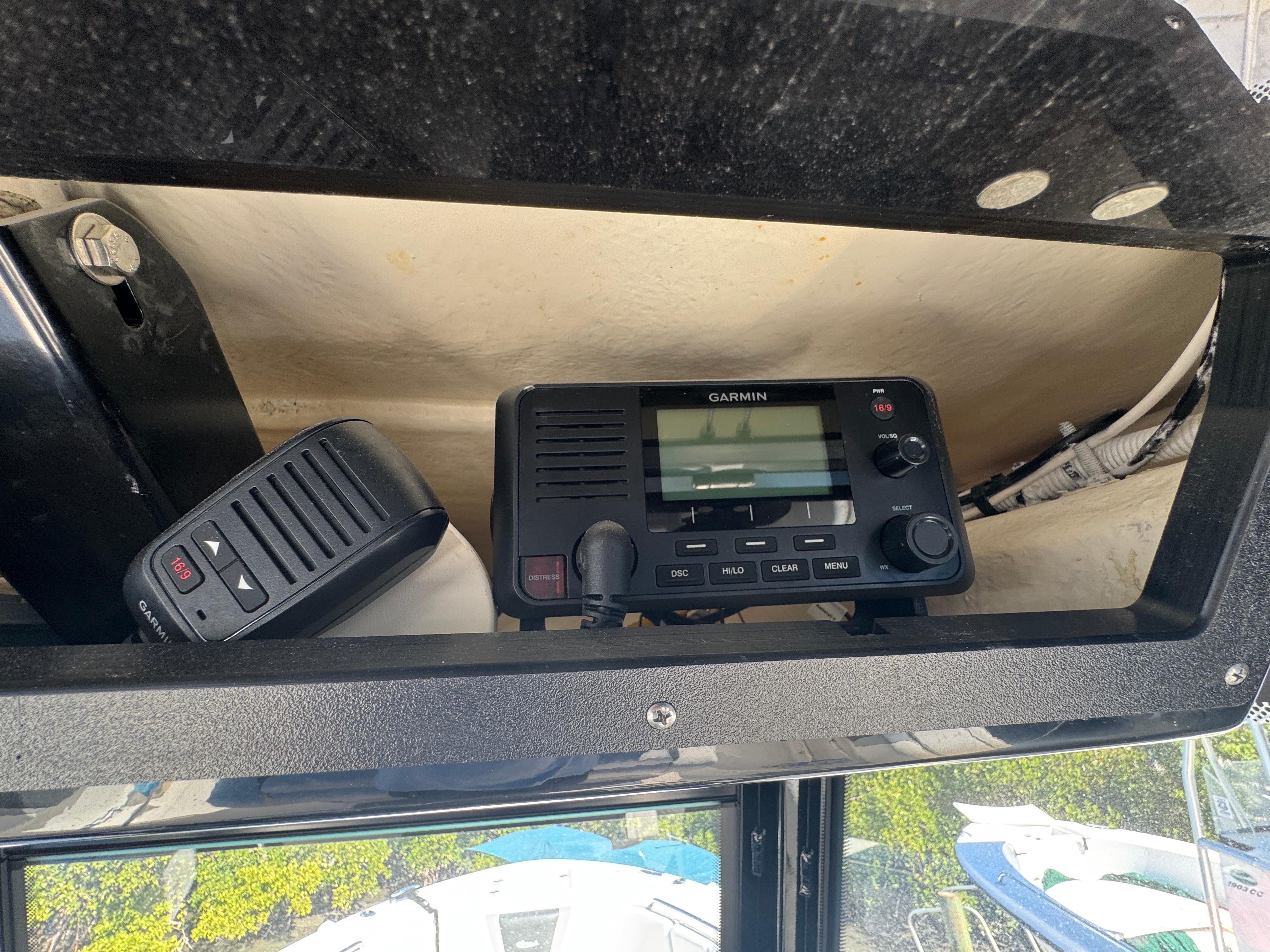 2023-robalo-r270-center-console-power-9636001-971810166-0-131220241401-52