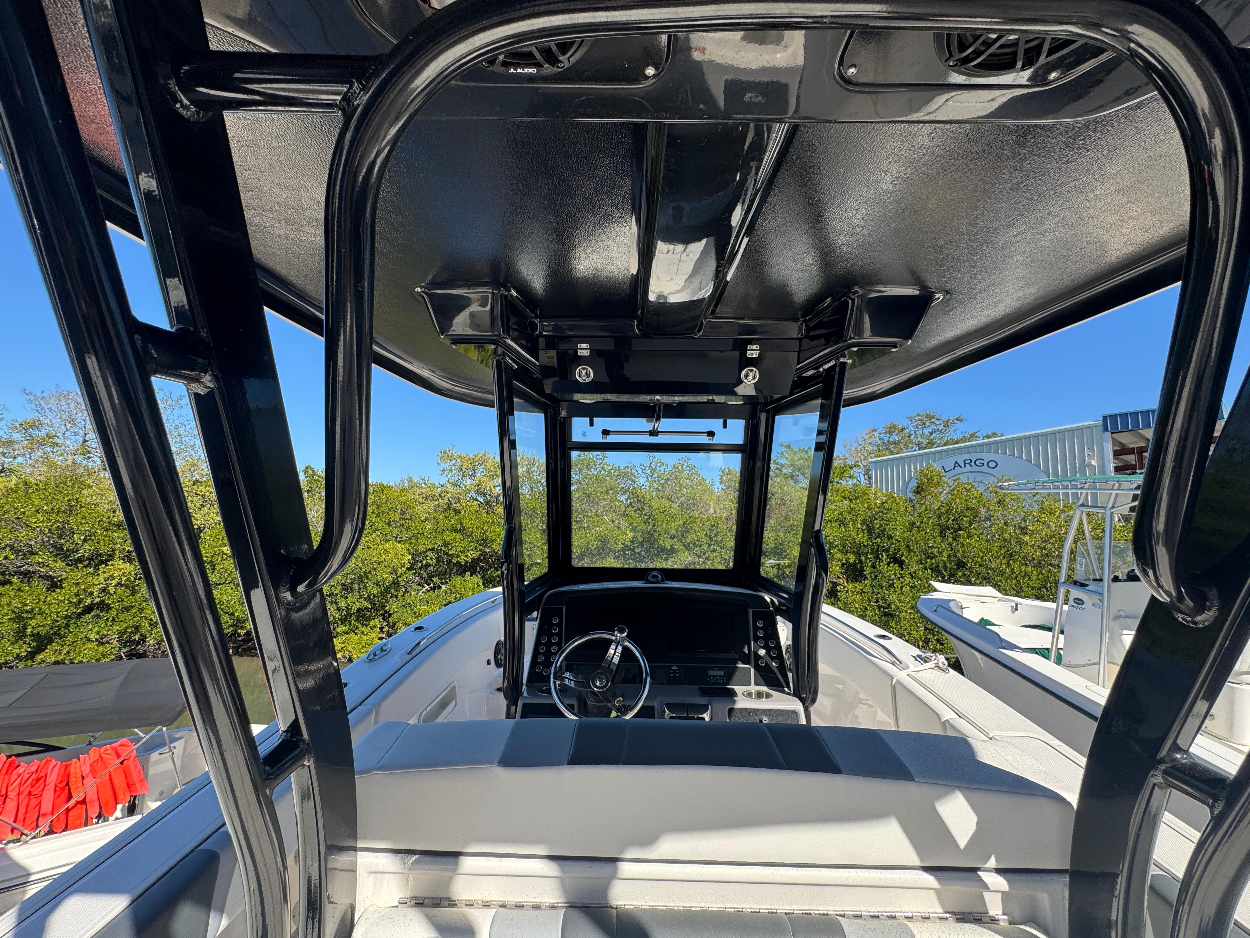 2023-robalo-r270-center-console-power-9636001-971810170-0-131220241401-56