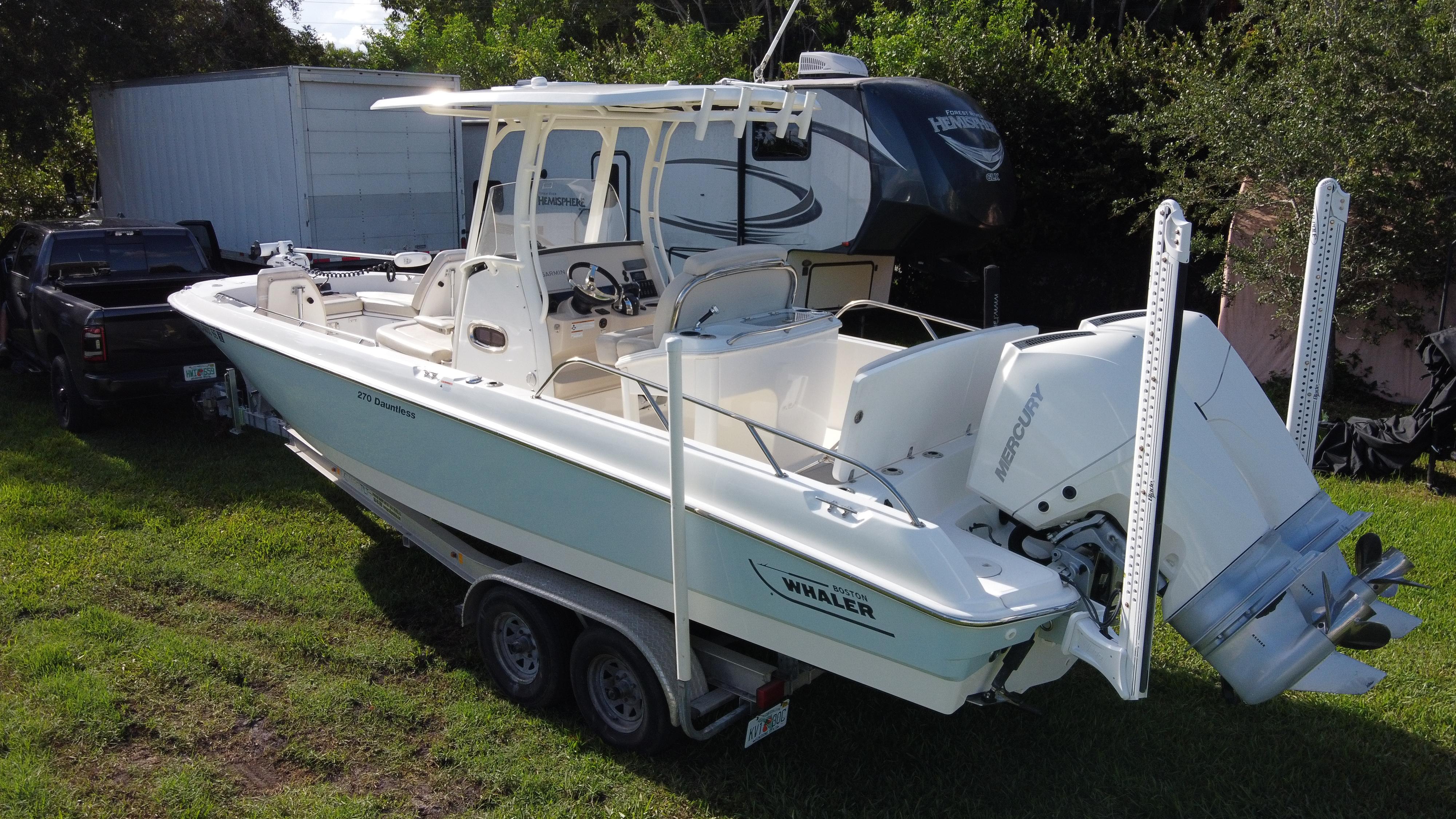 2020-boston-whaler-270-dauntless-power-9836013-20250611182206866-1_XLARGE