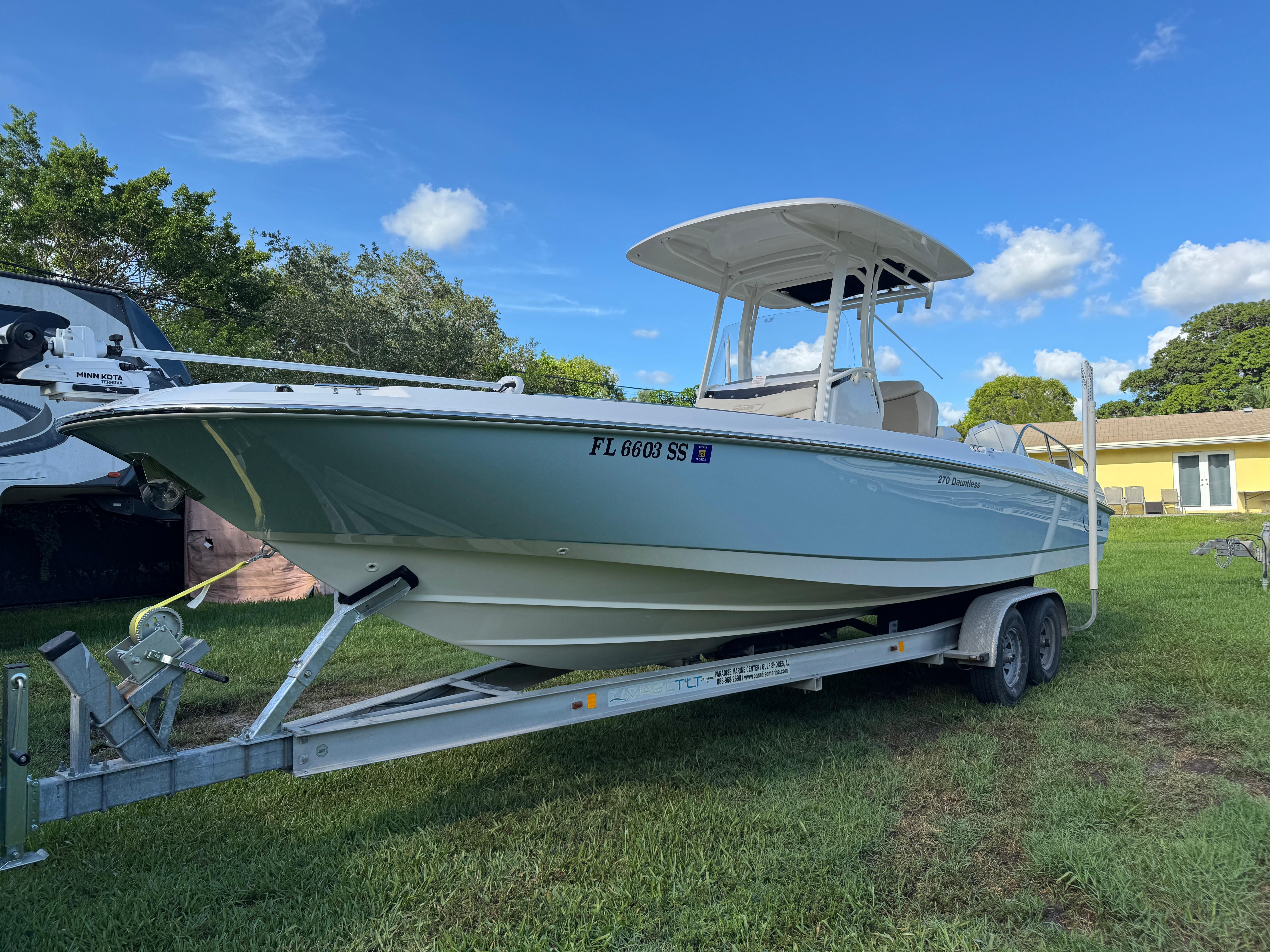 2020-boston-whaler-270-dauntless-power-9836013-20250611182221478-1_XLARGE