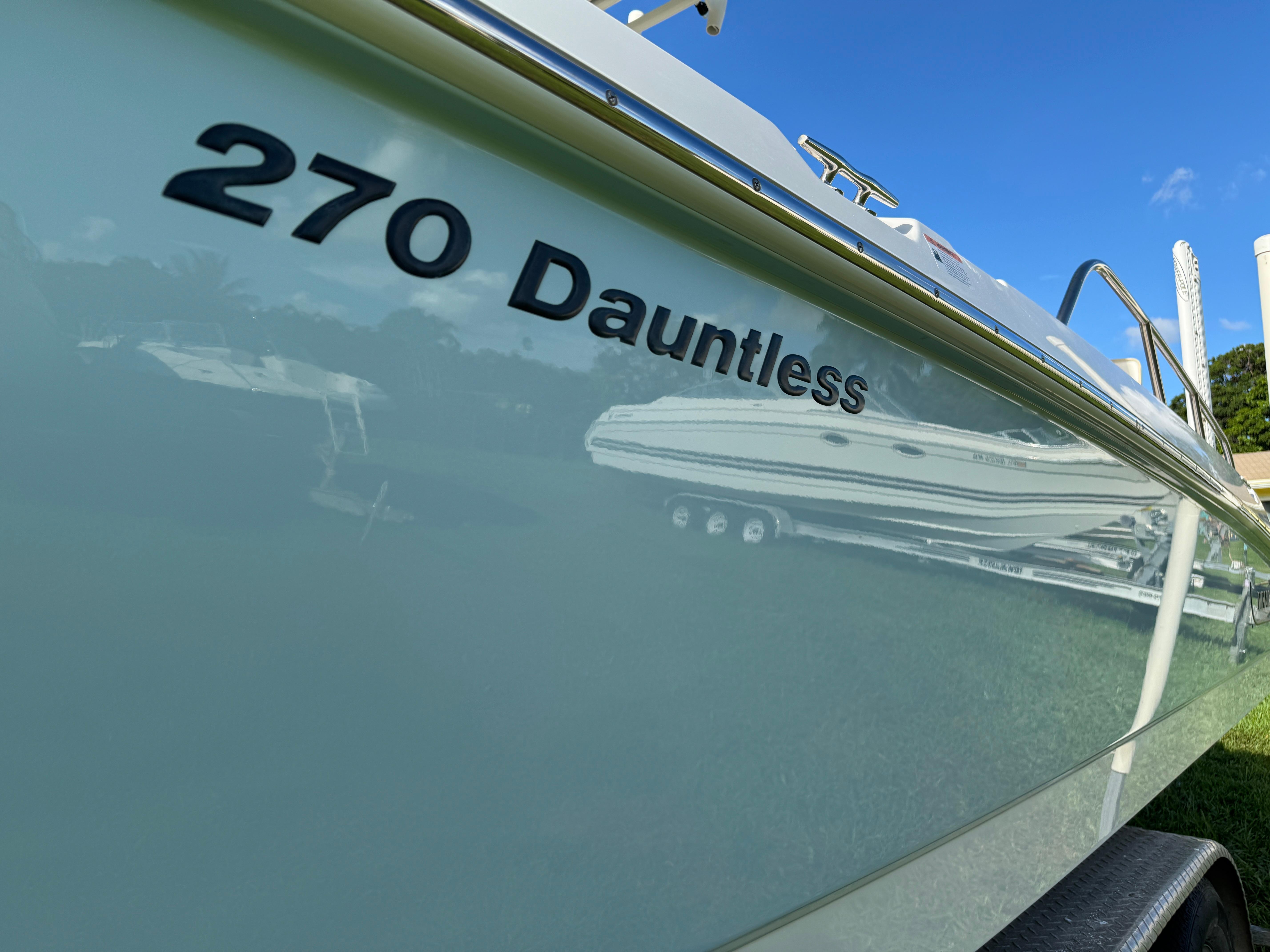 2020-boston-whaler-270-dauntless-power-9836013-20250611182253281-1_XLARGE