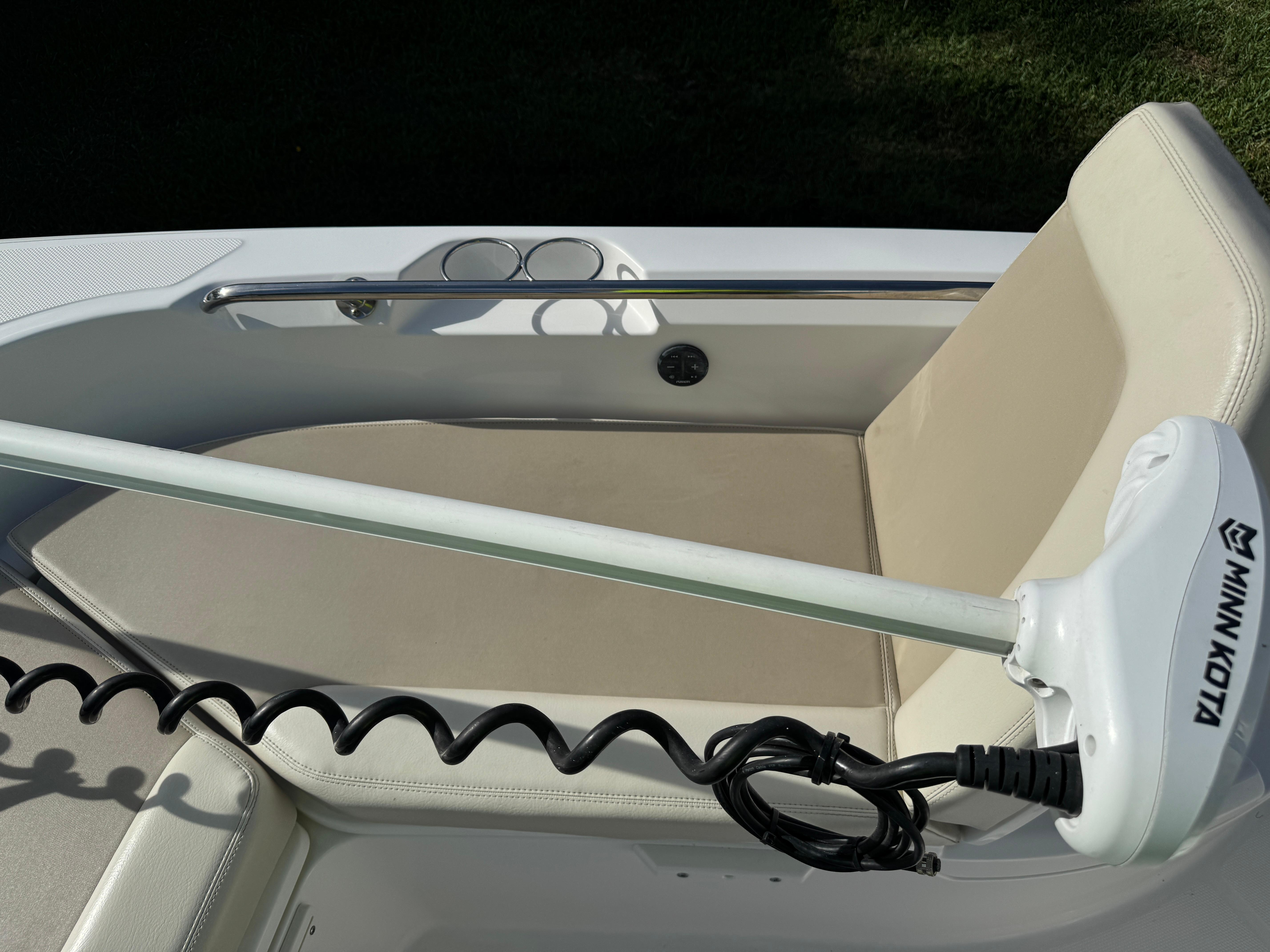 2020-boston-whaler-270-dauntless-power-9836013-20250611182320284-1_XLARGE