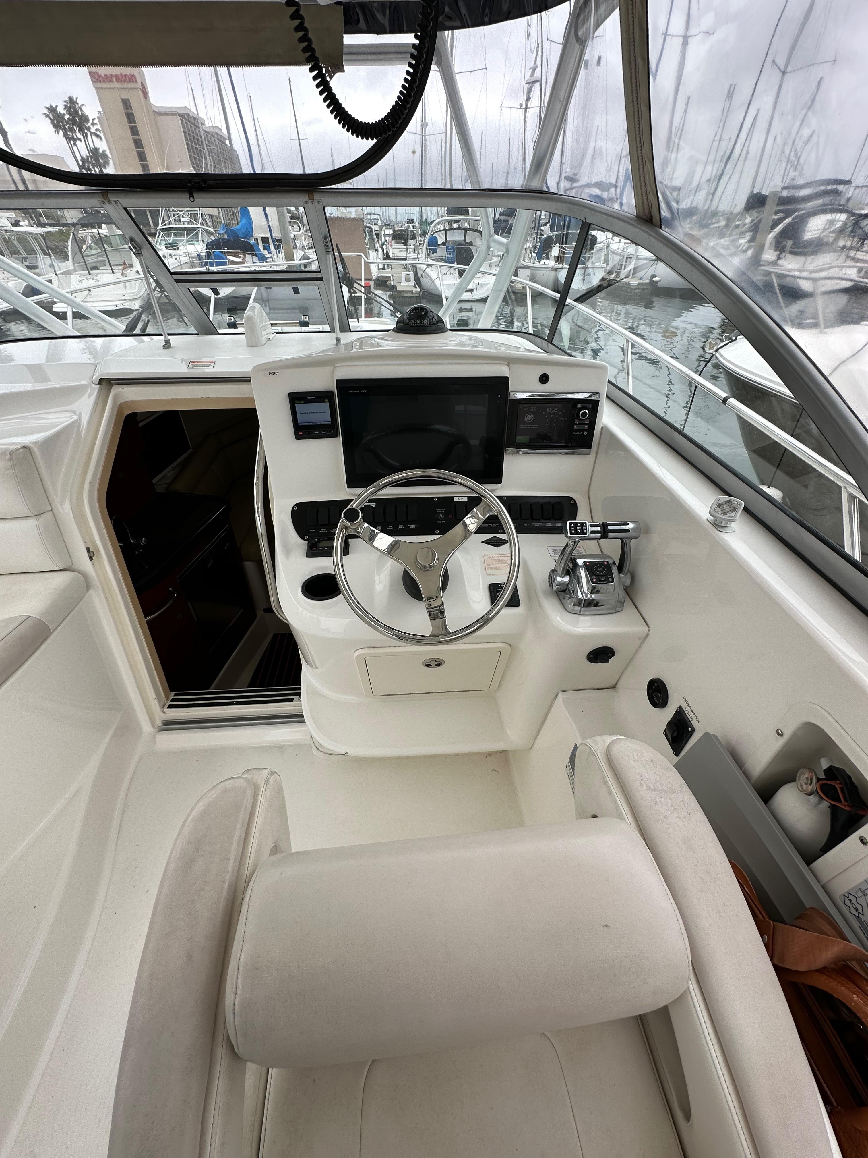 Image [33] of 2005 Boston Whaler 305 Conquest